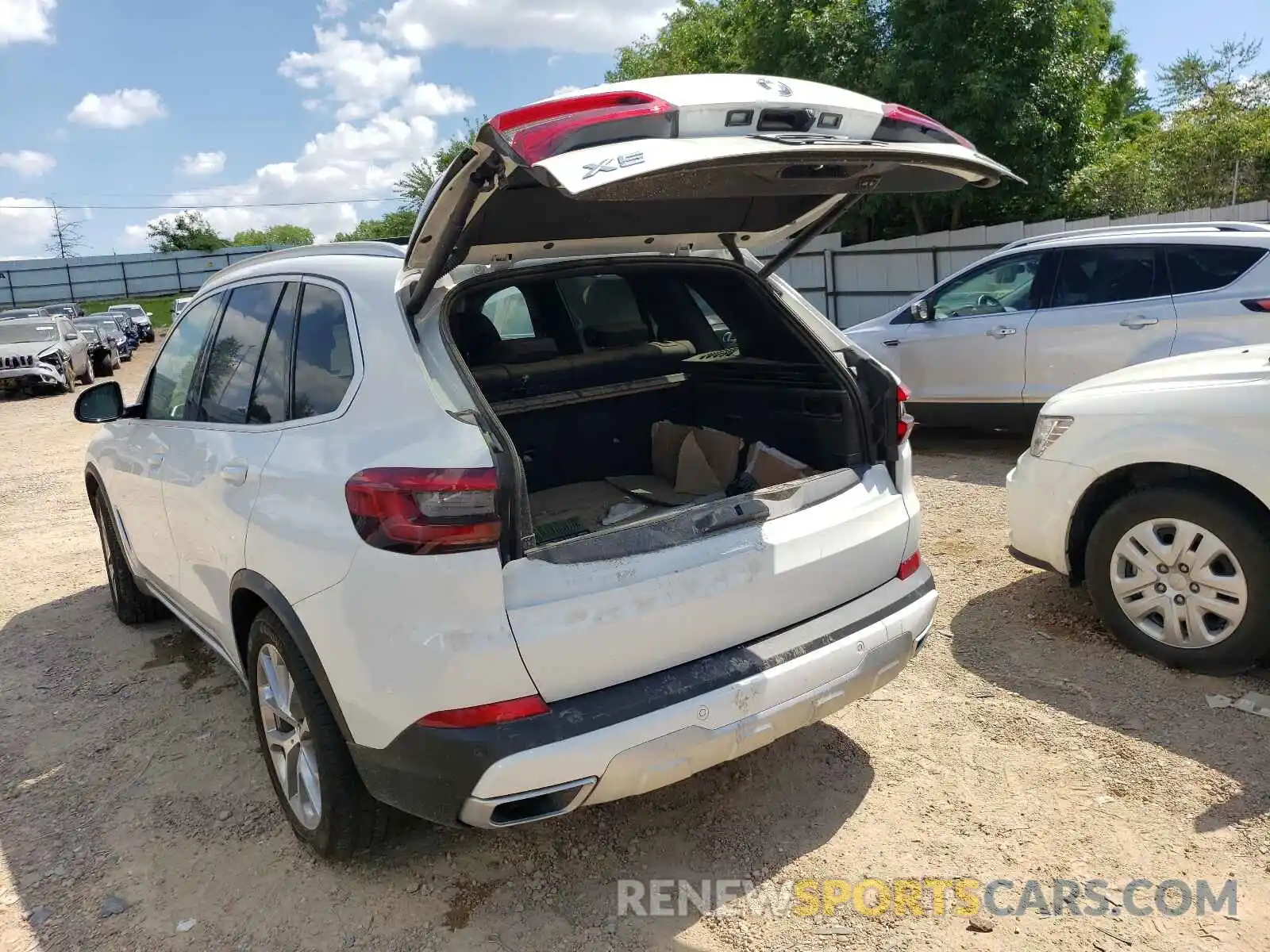 3 Photograph of a damaged car 5UXCR6C08L9B68617 BMW X5 2020