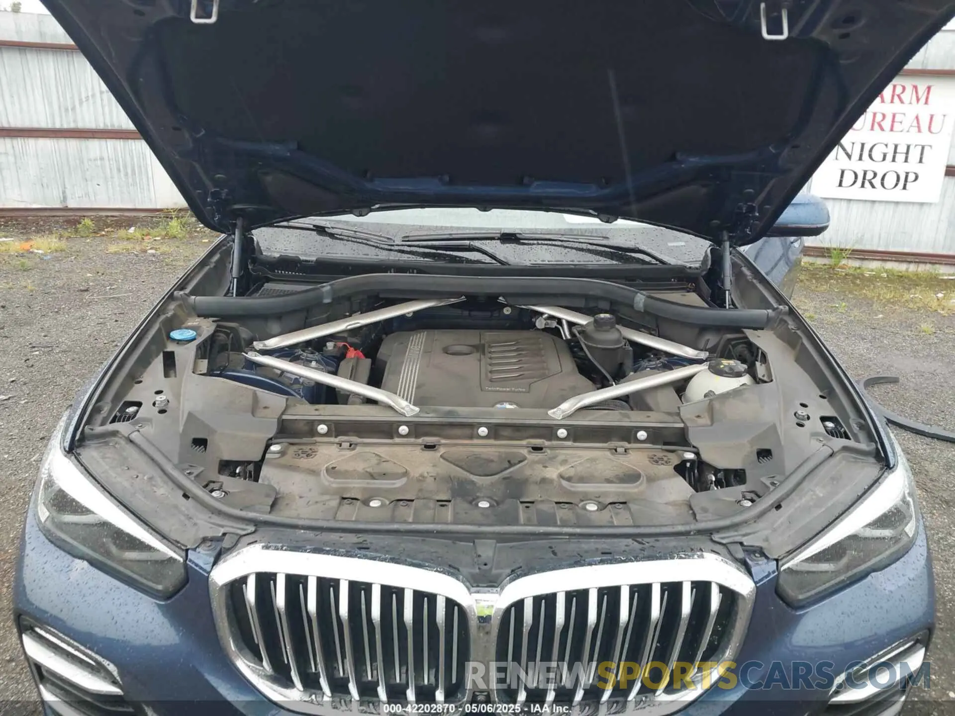 10 Photograph of a damaged car 5UXCR6C08L9C37774 BMW X5 2020