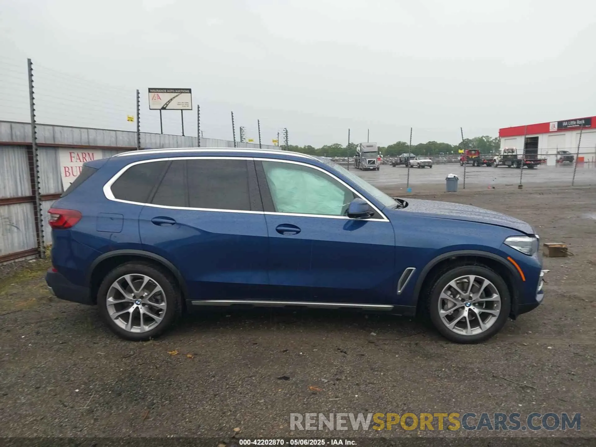 14 Photograph of a damaged car 5UXCR6C08L9C37774 BMW X5 2020