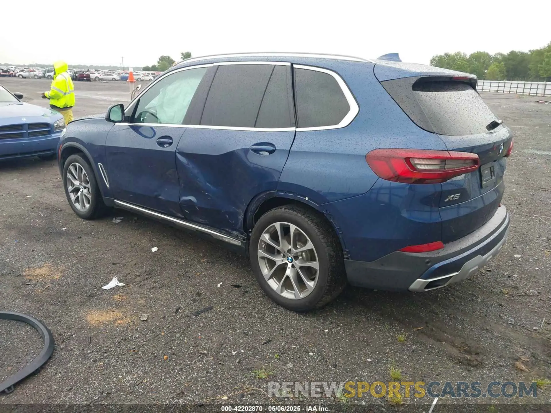 3 Photograph of a damaged car 5UXCR6C08L9C37774 BMW X5 2020