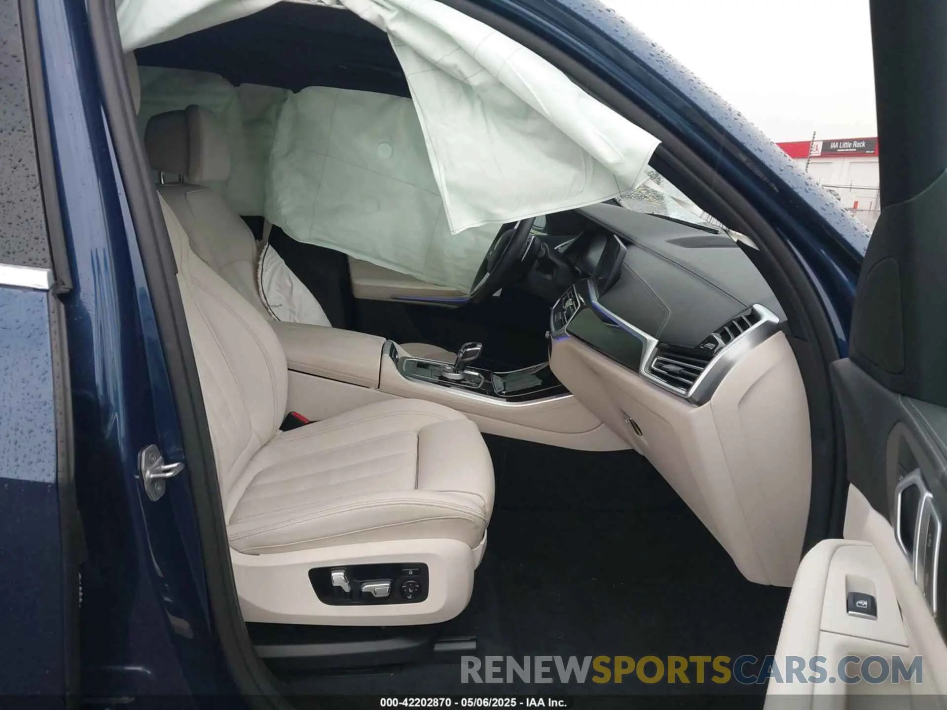 5 Photograph of a damaged car 5UXCR6C08L9C37774 BMW X5 2020