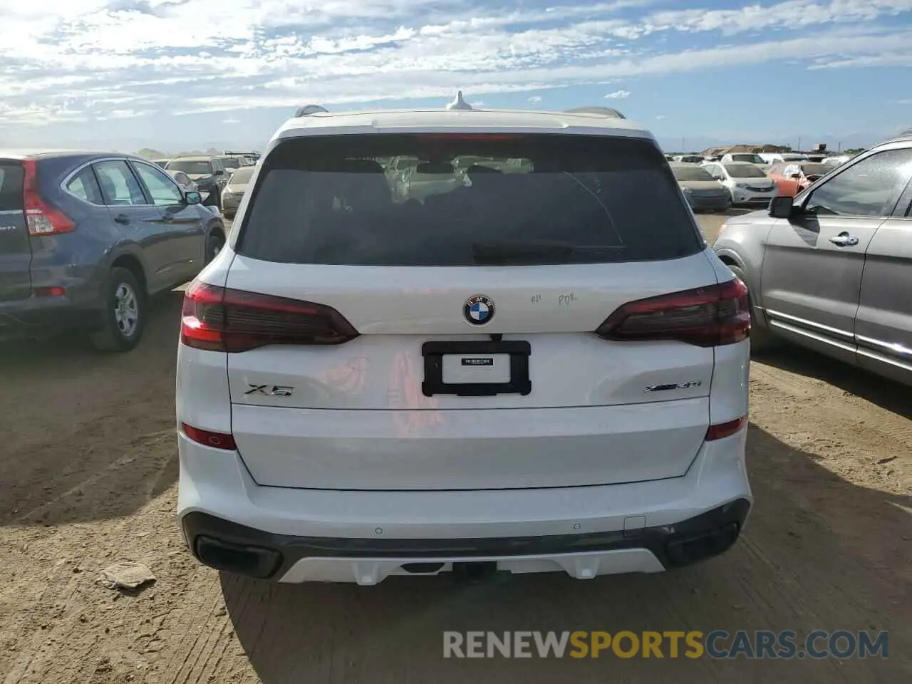 6 Photograph of a damaged car 5UXCR6C08L9C40125 BMW X5 2020