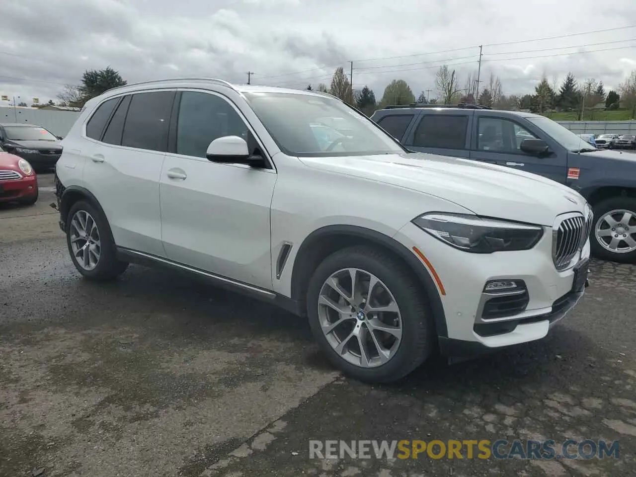 4 Photograph of a damaged car 5UXCR6C08L9C57751 BMW X5 2020