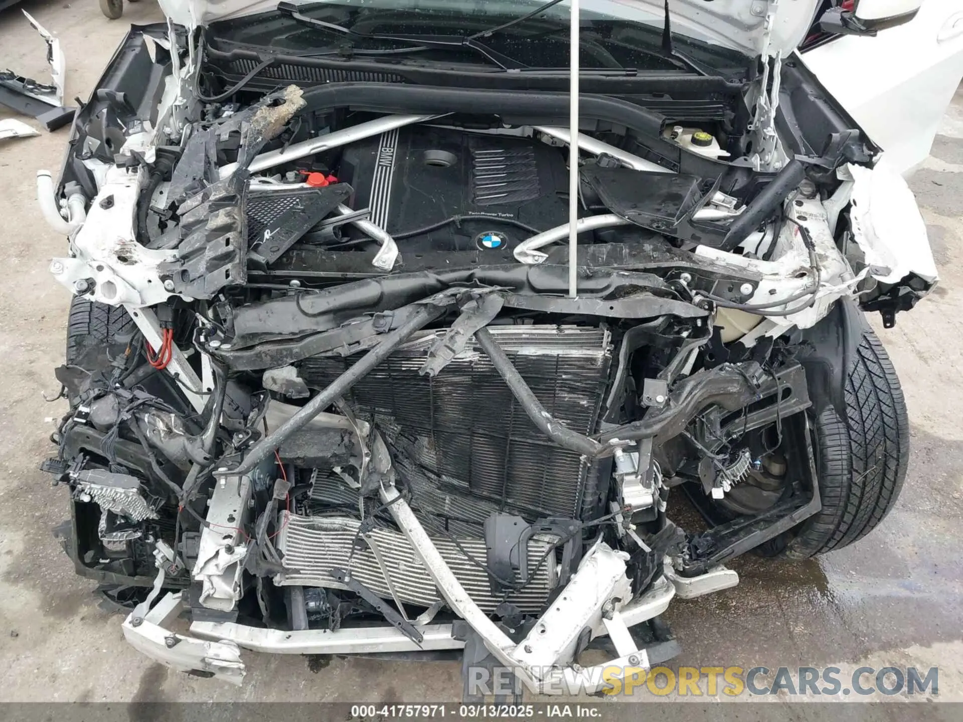 10 Photograph of a damaged car 5UXCR6C08L9D07645 BMW X5 2020