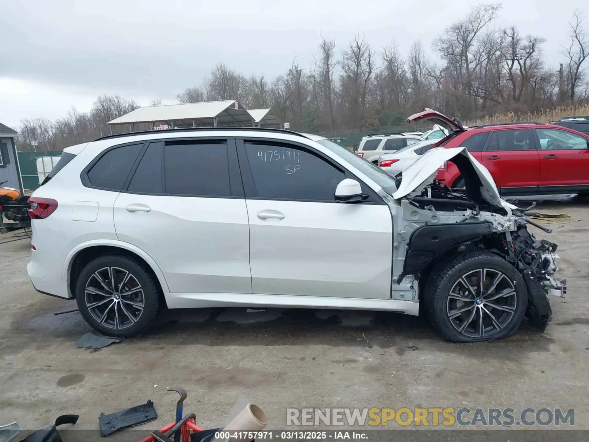 14 Photograph of a damaged car 5UXCR6C08L9D07645 BMW X5 2020