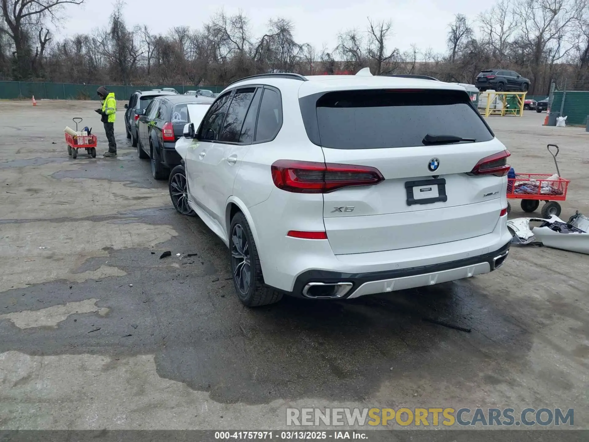 3 Photograph of a damaged car 5UXCR6C08L9D07645 BMW X5 2020