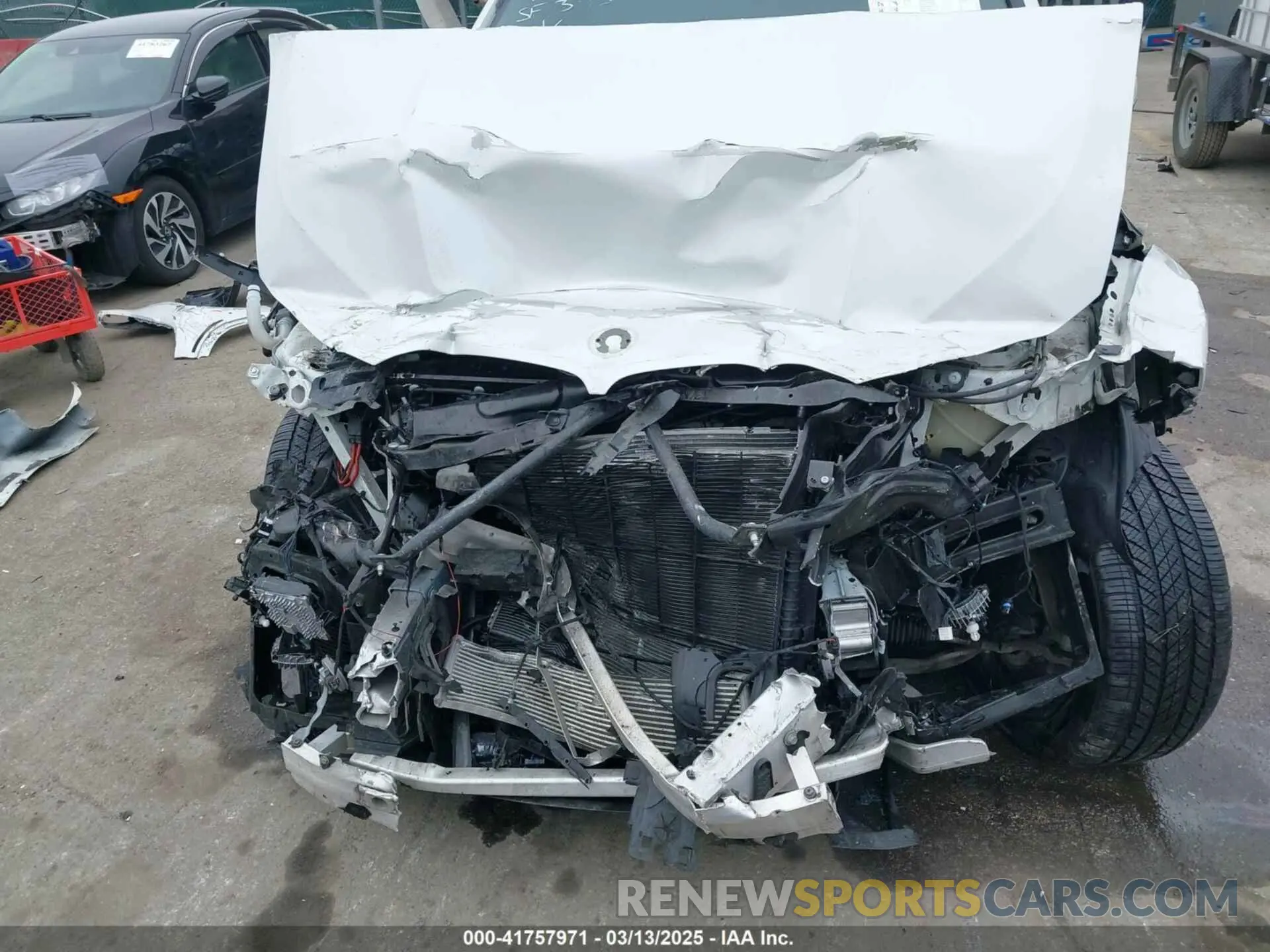 6 Photograph of a damaged car 5UXCR6C08L9D07645 BMW X5 2020