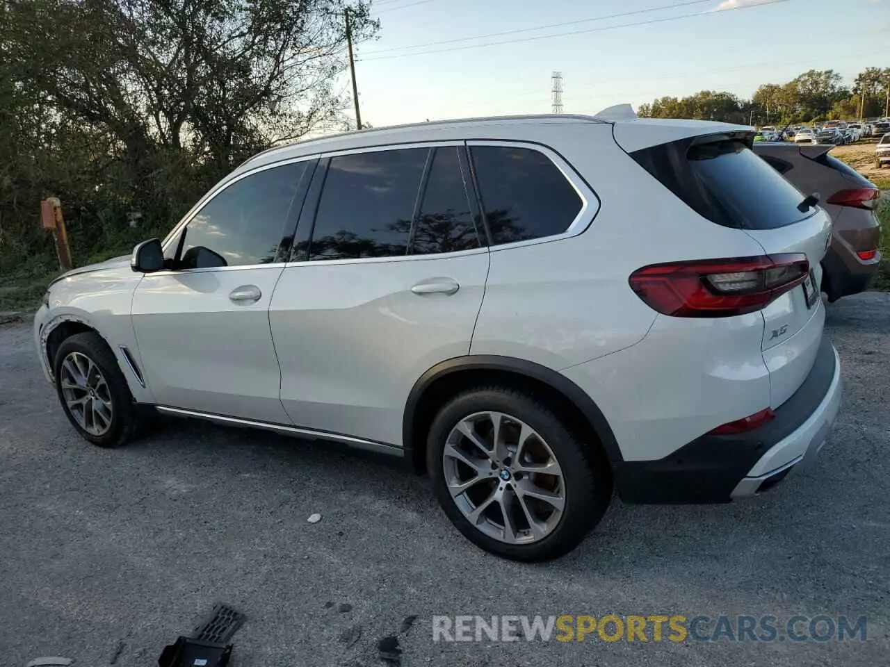 2 Photograph of a damaged car 5UXCR6C09L9B63345 BMW X5 2020