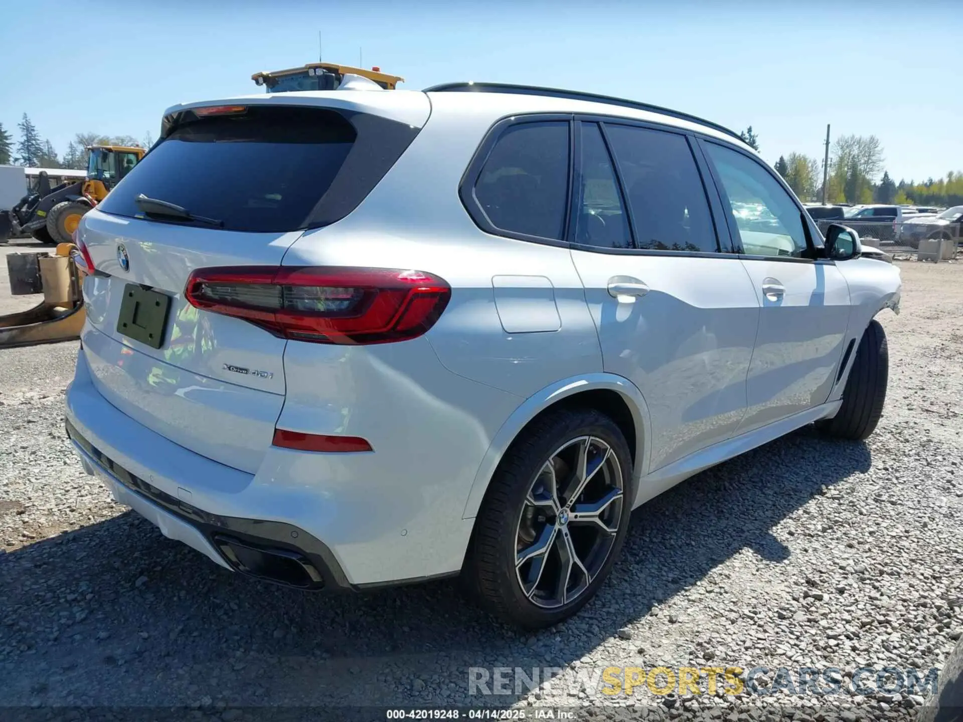 4 Photograph of a damaged car 5UXCR6C09L9B81215 BMW X5 2020