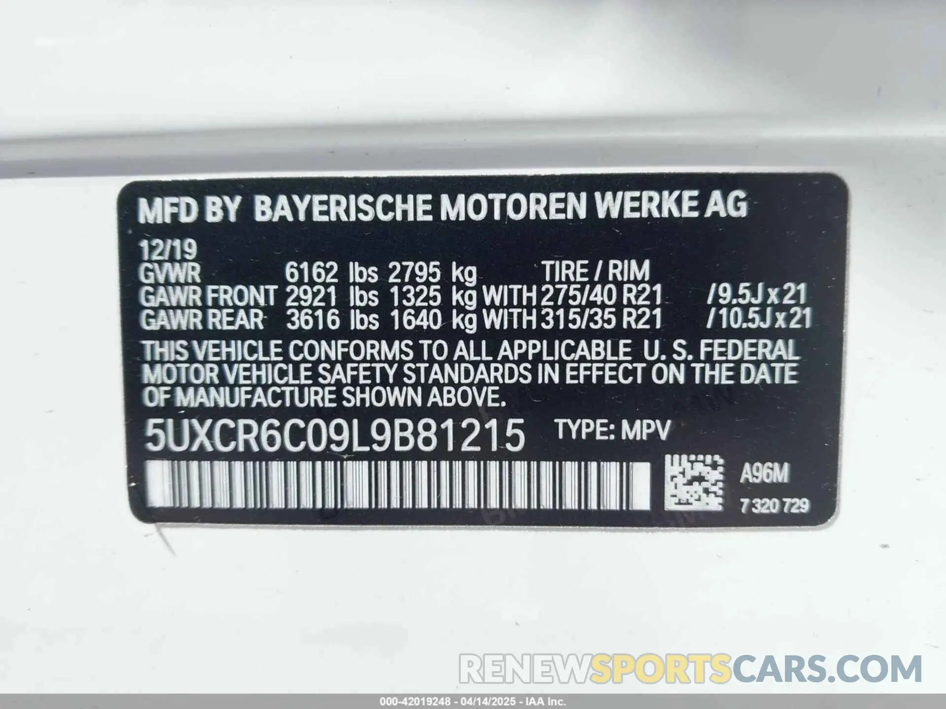 9 Photograph of a damaged car 5UXCR6C09L9B81215 BMW X5 2020
