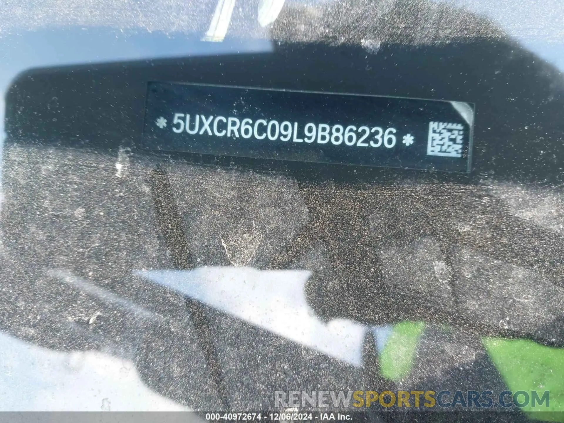 17 Photograph of a damaged car 5UXCR6C09L9B86236 BMW X5 2020