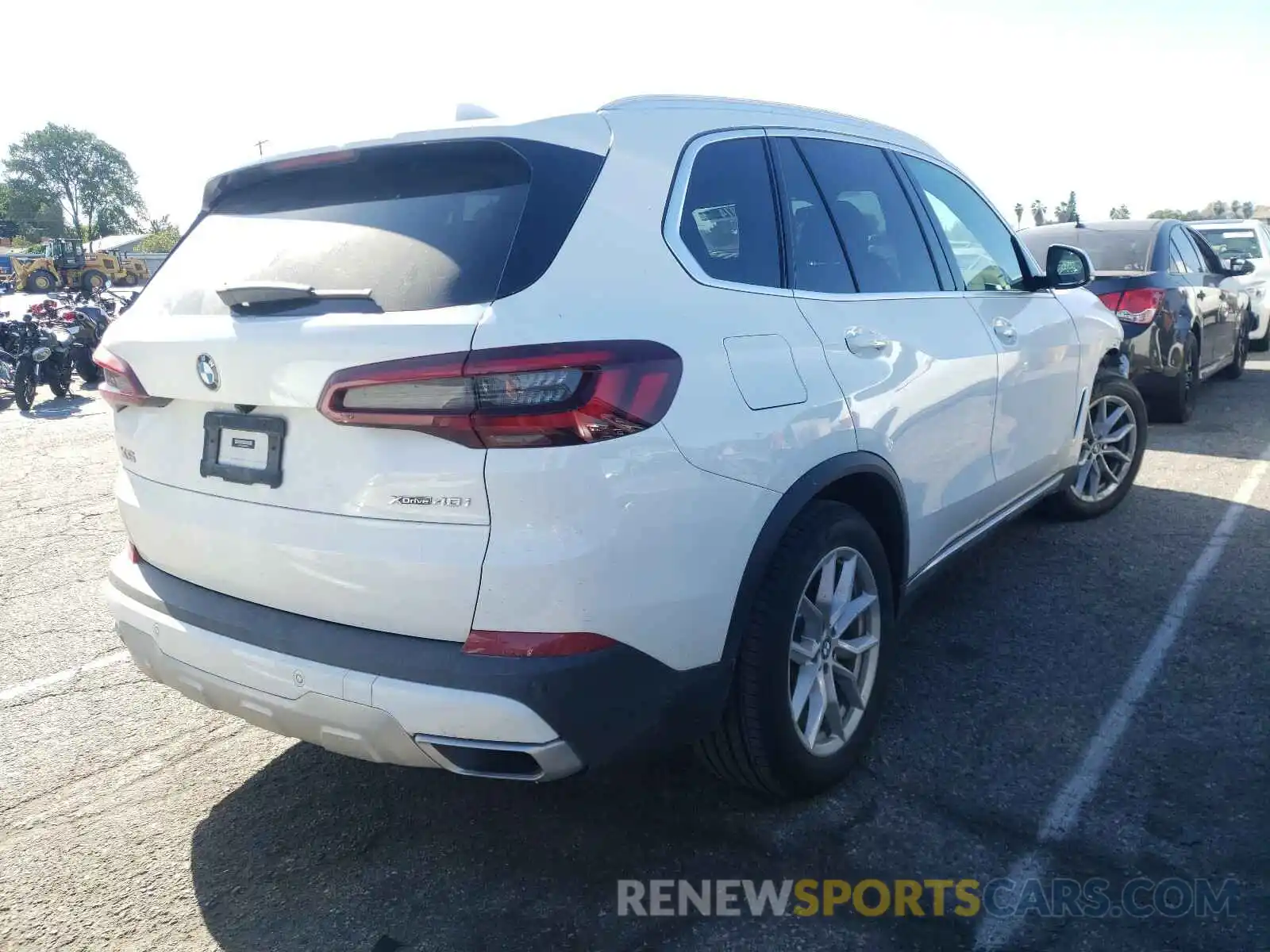 4 Photograph of a damaged car 5UXCR6C09L9C35032 BMW X5 2020