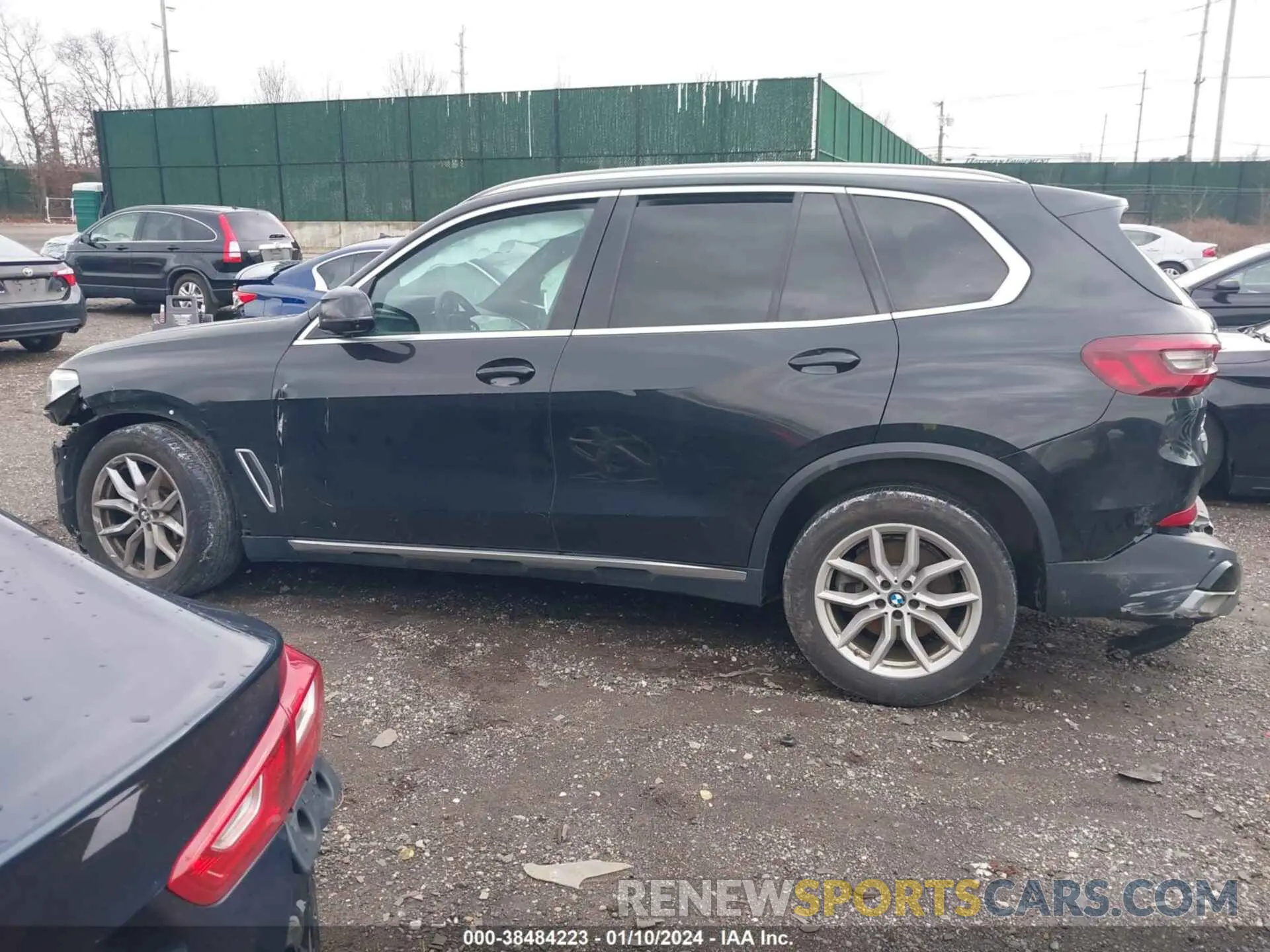 15 Photograph of a damaged car 5UXCR6C09L9C93917 BMW X5 2020