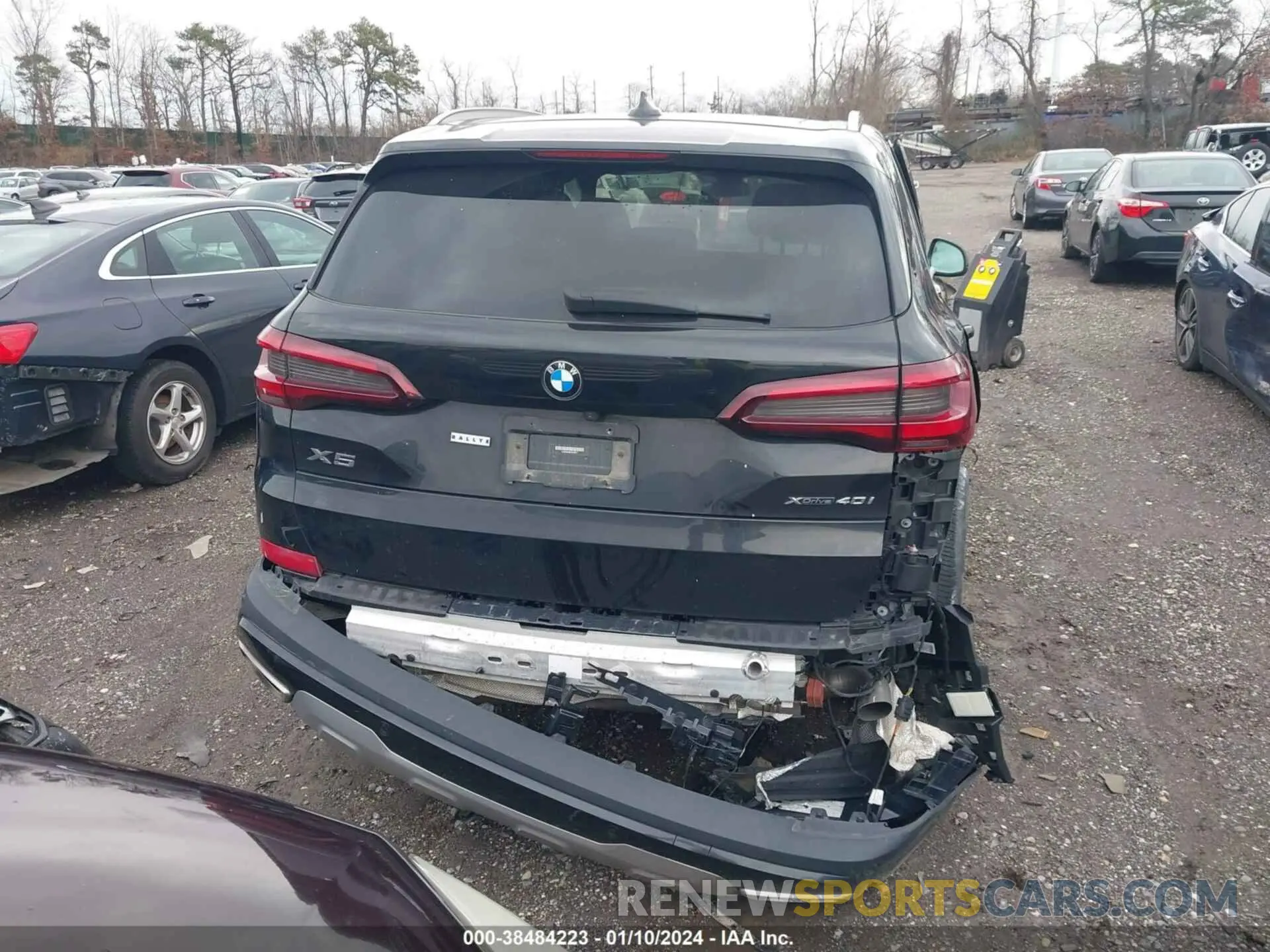 17 Photograph of a damaged car 5UXCR6C09L9C93917 BMW X5 2020