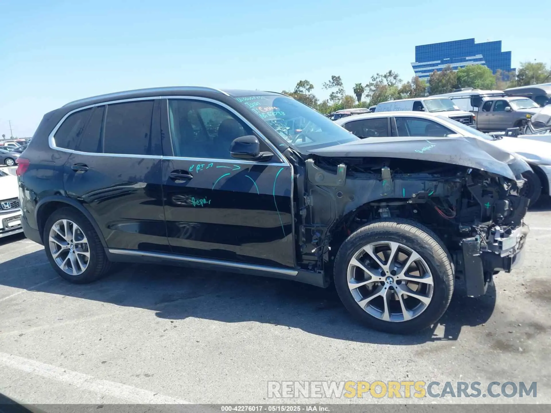 14 Photograph of a damaged car 5UXCR6C0XL9B13280 BMW X5 2020