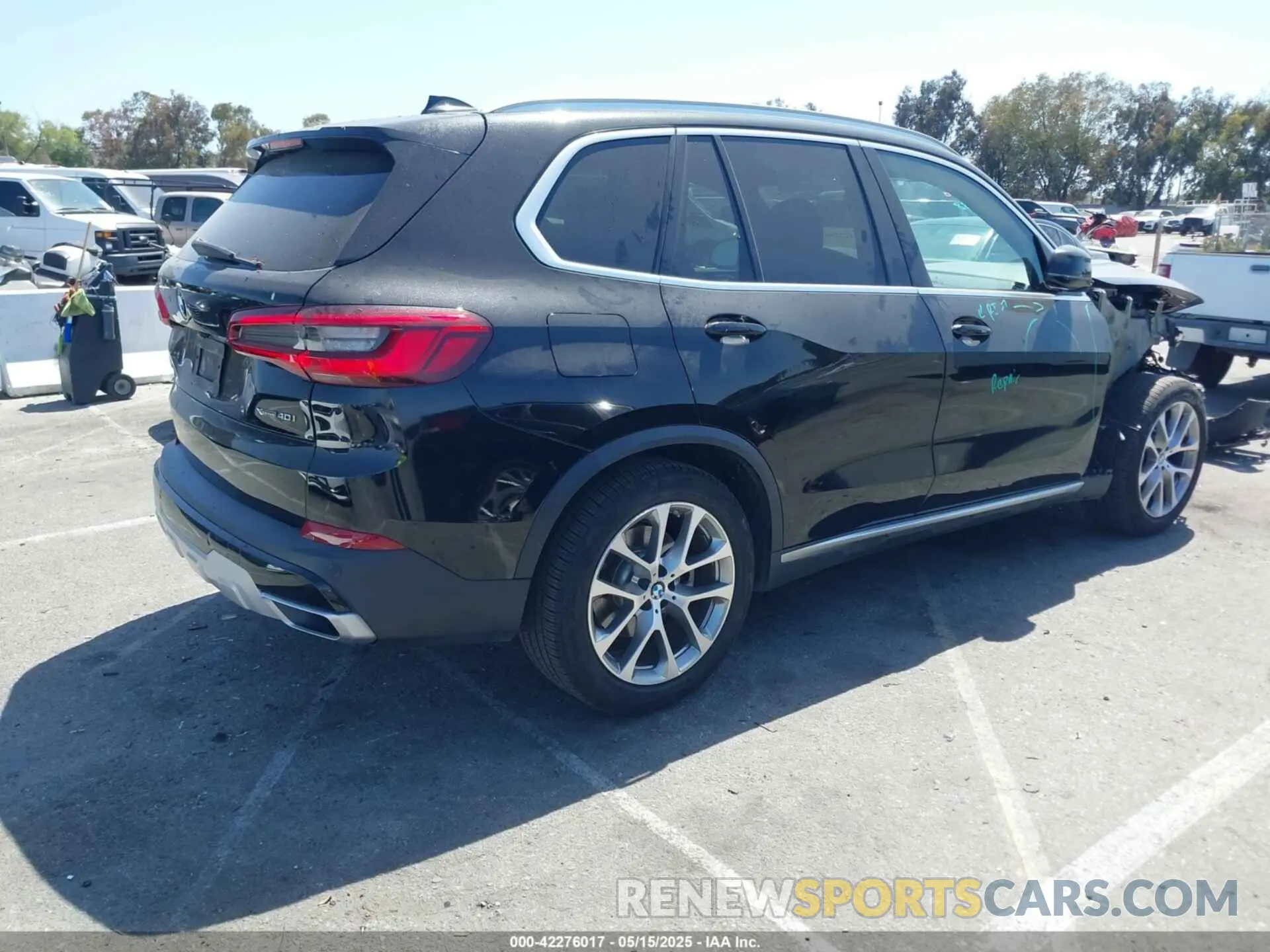 4 Photograph of a damaged car 5UXCR6C0XL9B13280 BMW X5 2020
