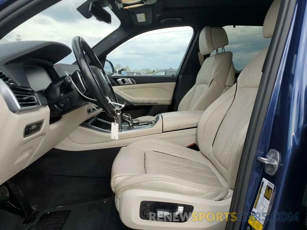 7 Photograph of a damaged car 5UXCR6C0XLLL66972 BMW X5 2020