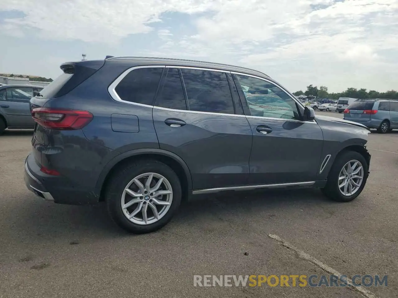 3 Photograph of a damaged car 5UXJU2C02L9B06838 BMW X5 2020