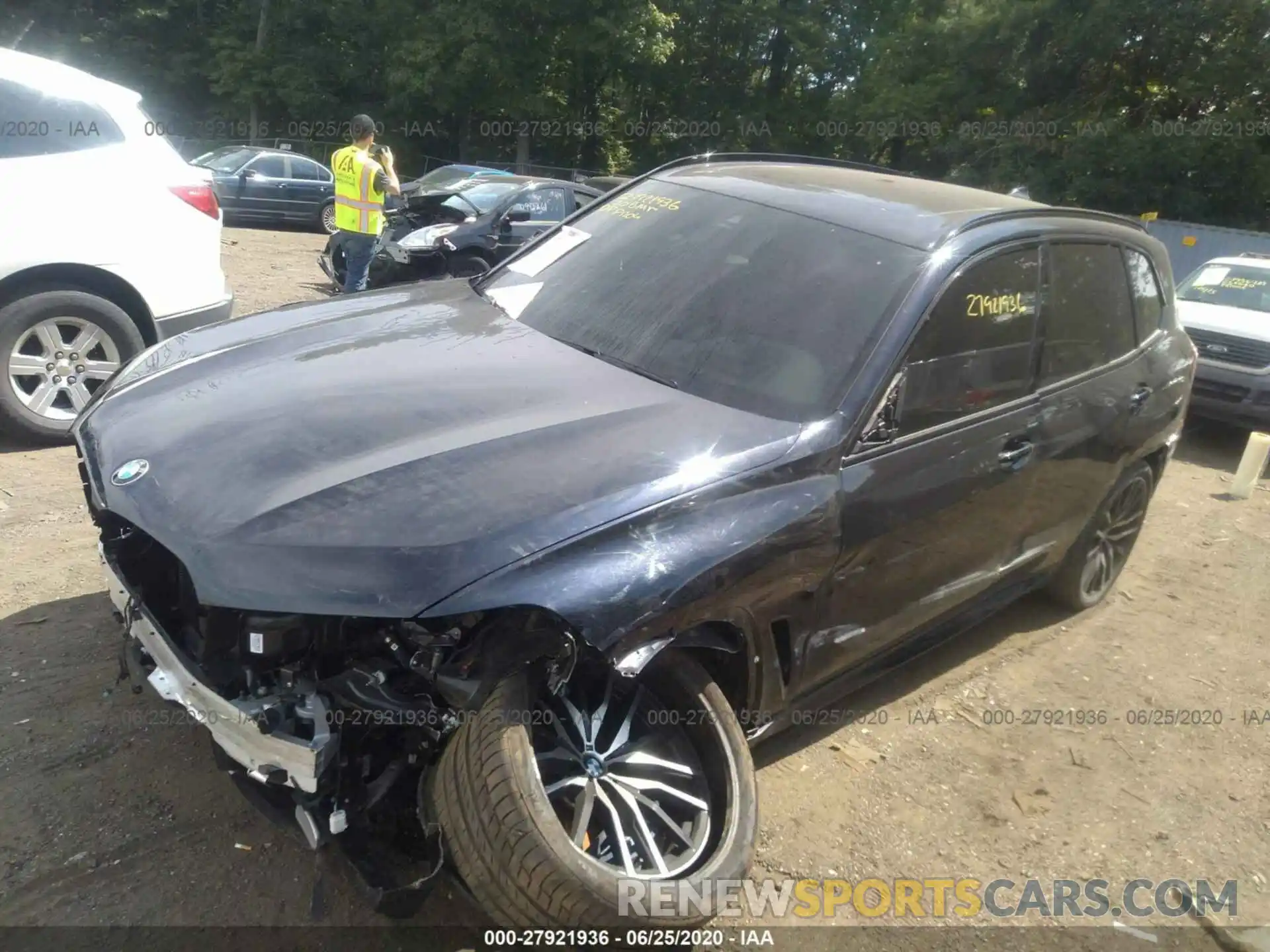 2 Photograph of a damaged car 5UXJU4C00L9C77986 BMW X5 2020