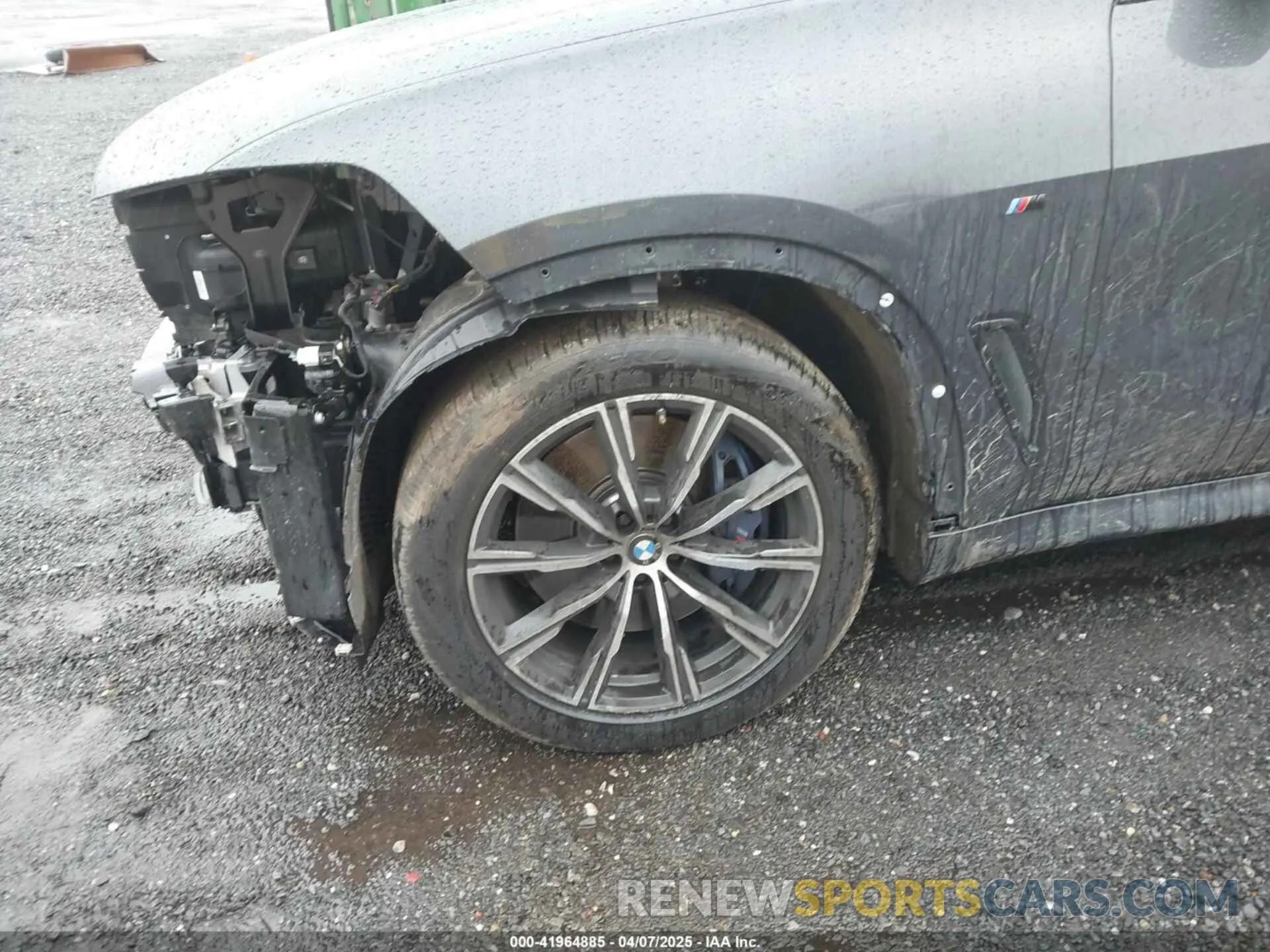 18 Photograph of a damaged car 5UXJU4C09L9C76898 BMW X5 2020