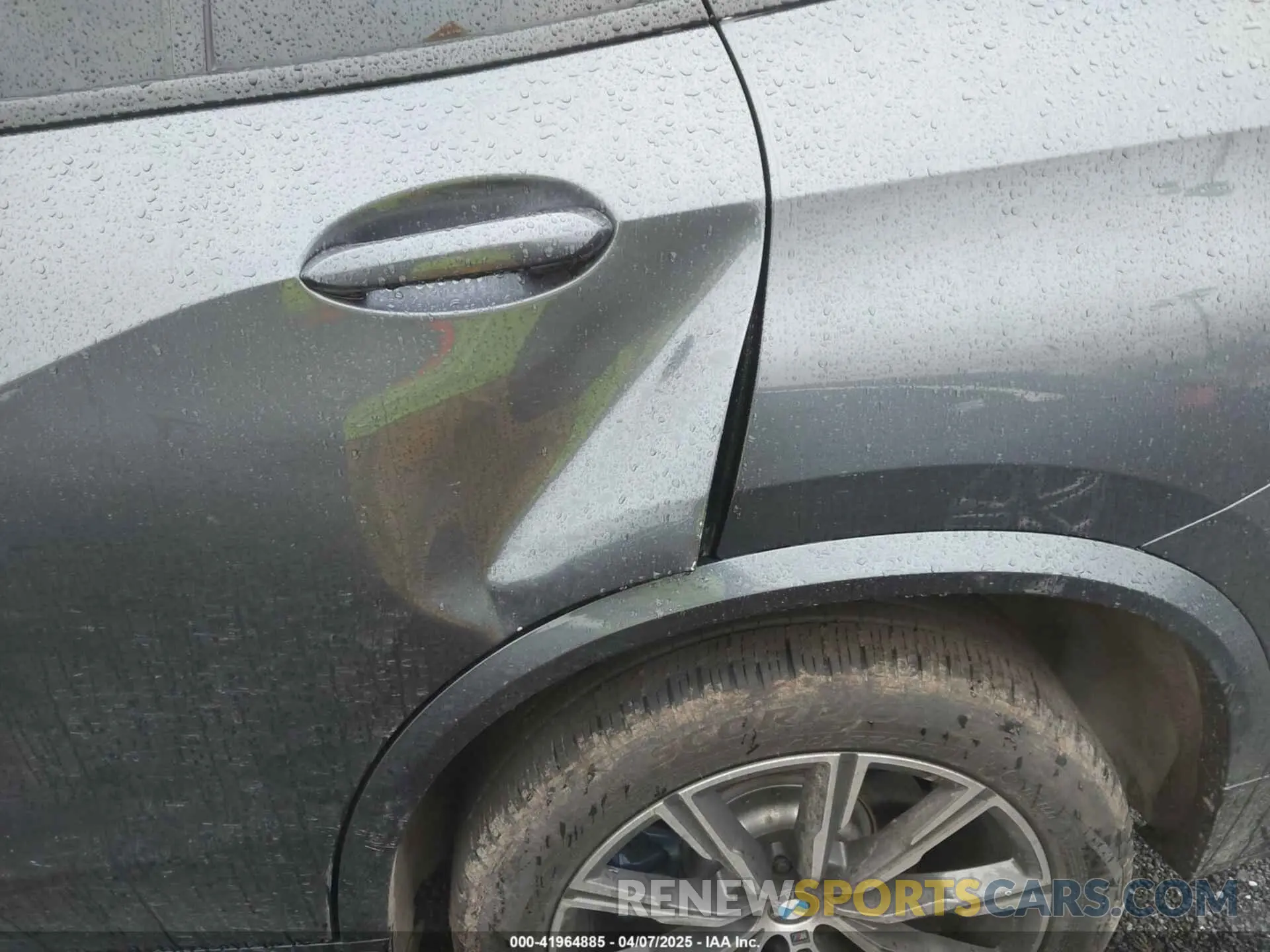 19 Photograph of a damaged car 5UXJU4C09L9C76898 BMW X5 2020