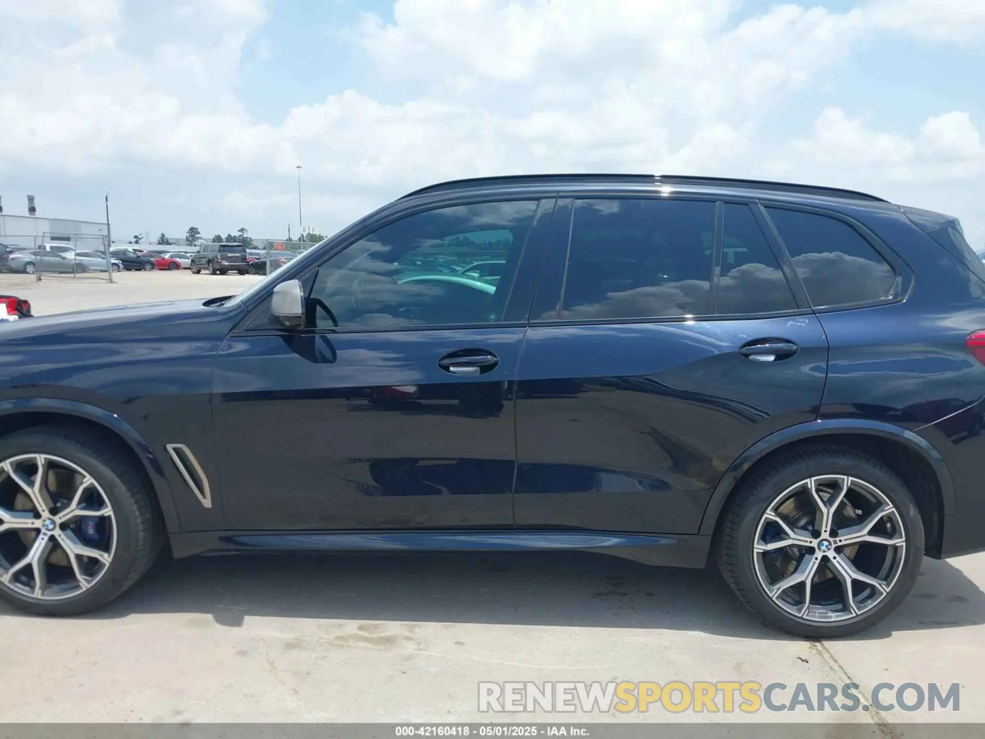 14 Photograph of a damaged car 5UXJU4C0XLLE45975 BMW X5 2020
