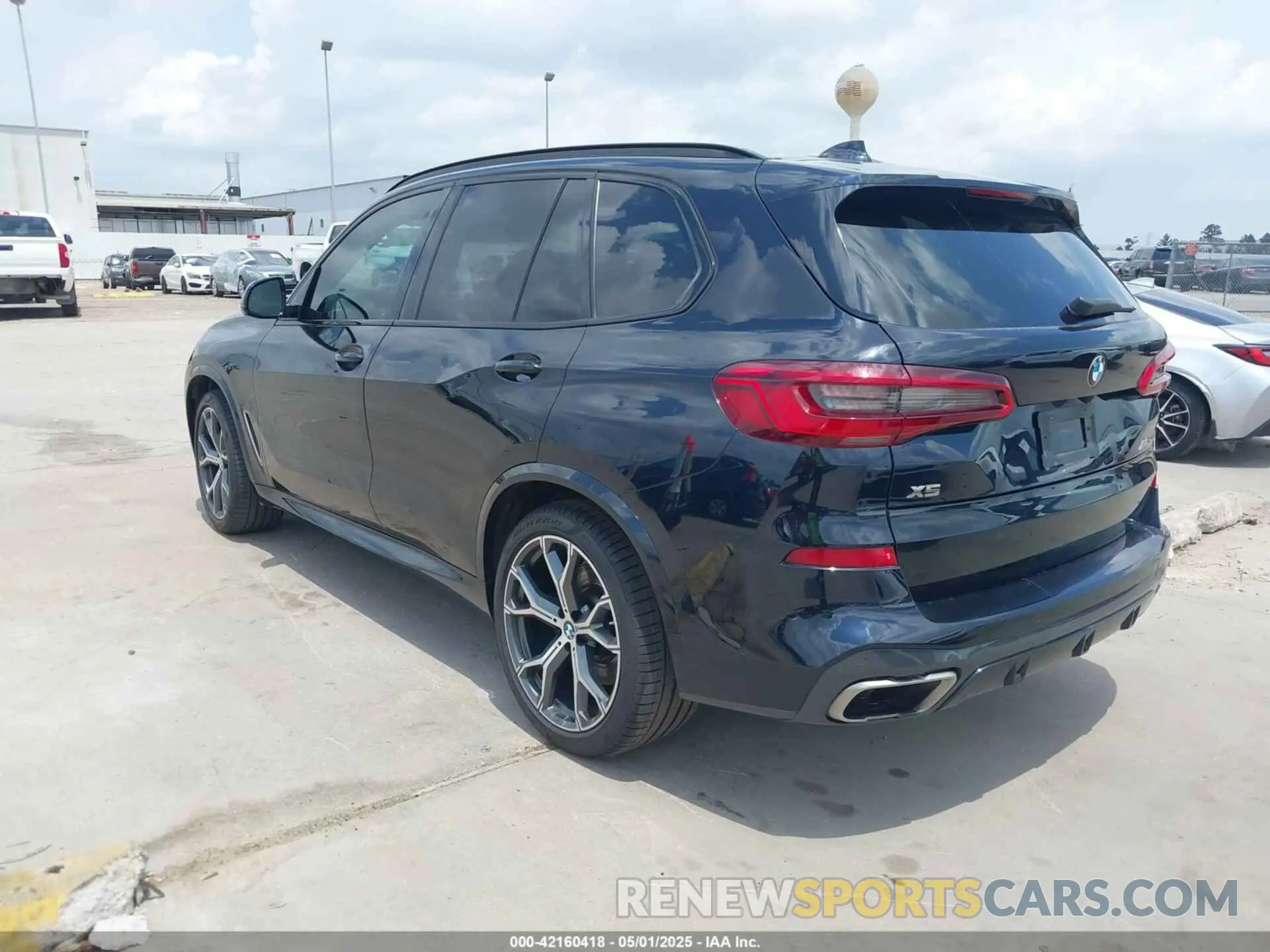 3 Photograph of a damaged car 5UXJU4C0XLLE45975 BMW X5 2020