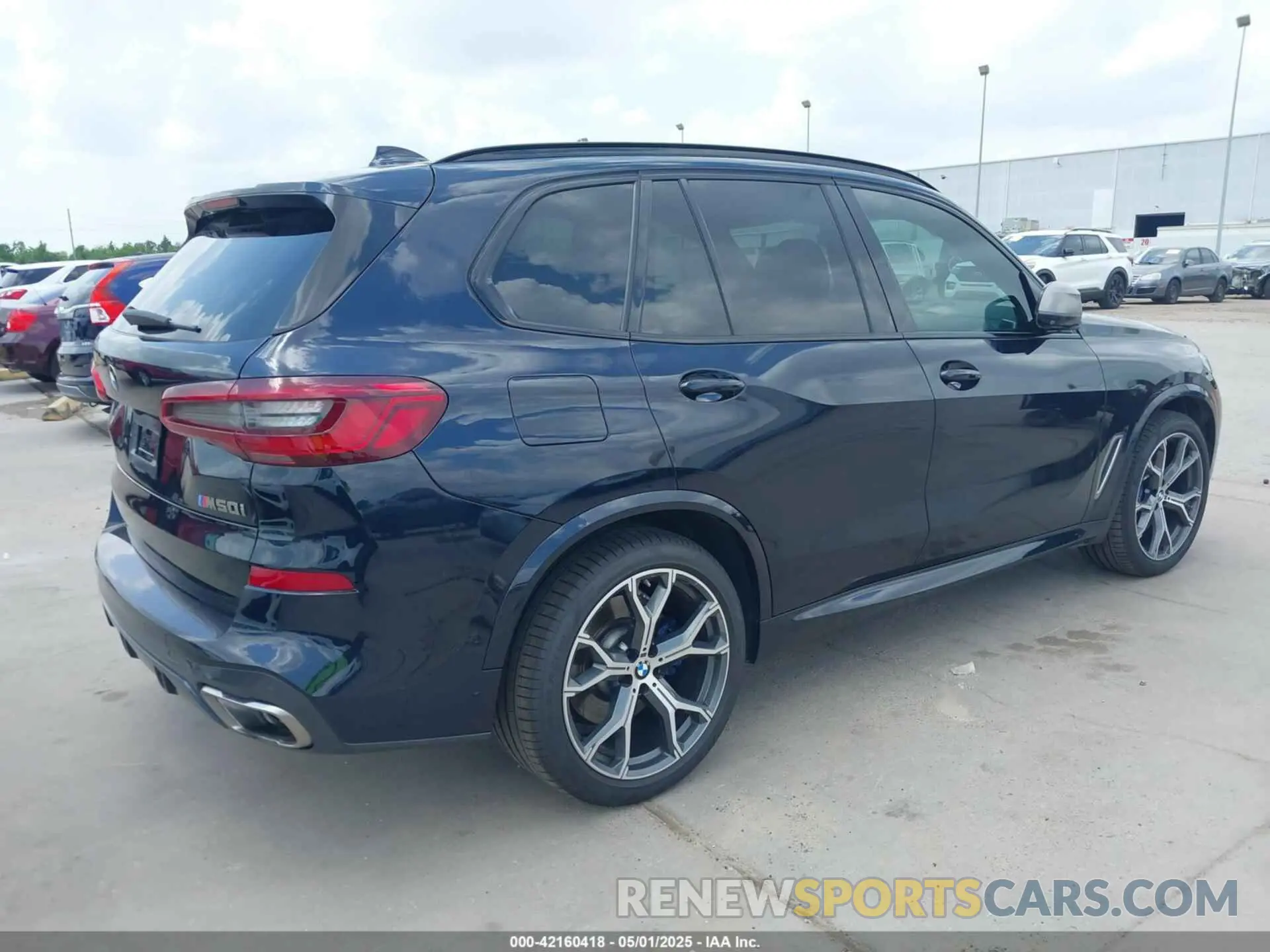 4 Photograph of a damaged car 5UXJU4C0XLLE45975 BMW X5 2020