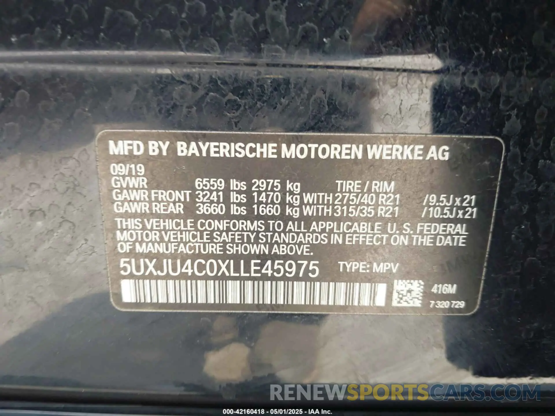 9 Photograph of a damaged car 5UXJU4C0XLLE45975 BMW X5 2020