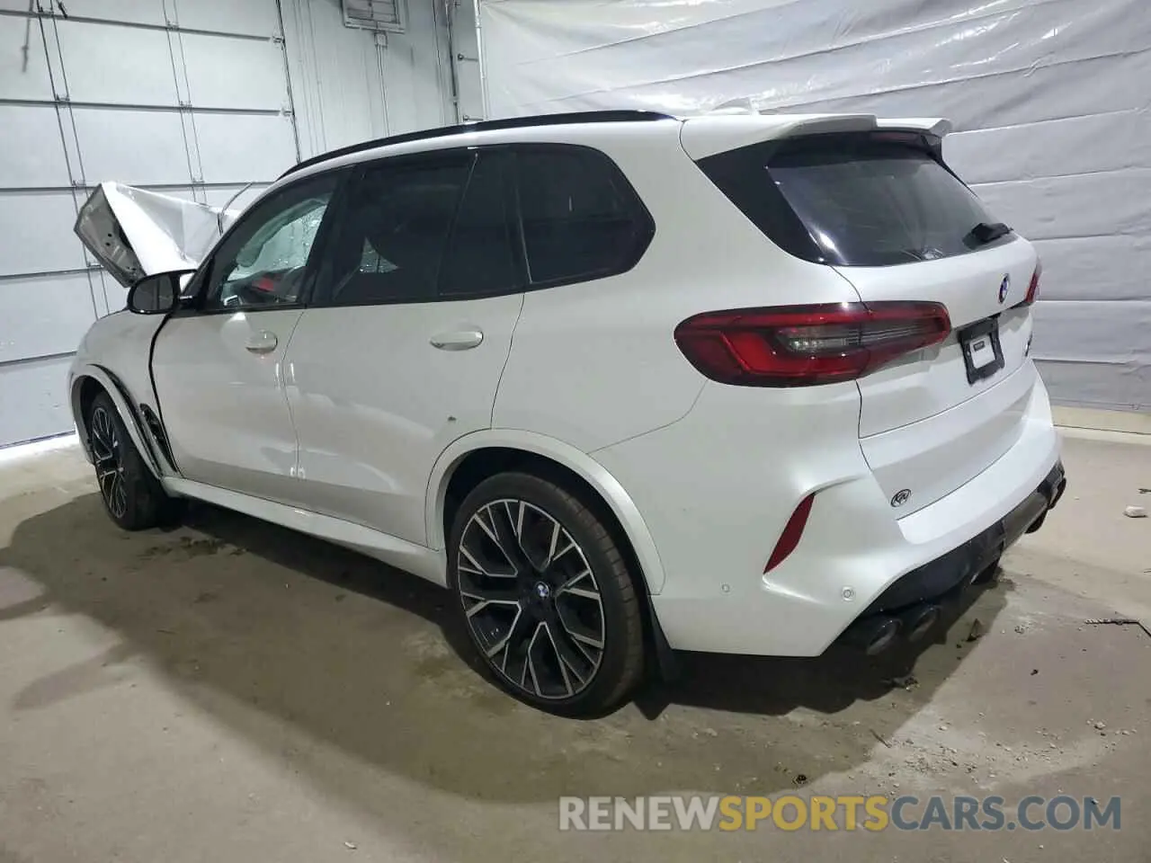 2 Photograph of a damaged car 5YMJU0C09L9B05697 BMW X5 2020
