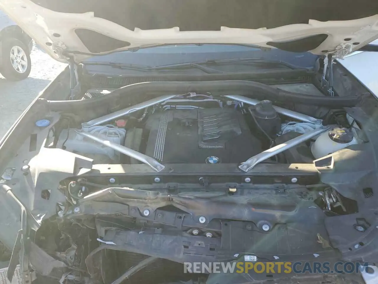 12 Photograph of a damaged car 5UXCR4C00M9D77145 BMW X5 2021