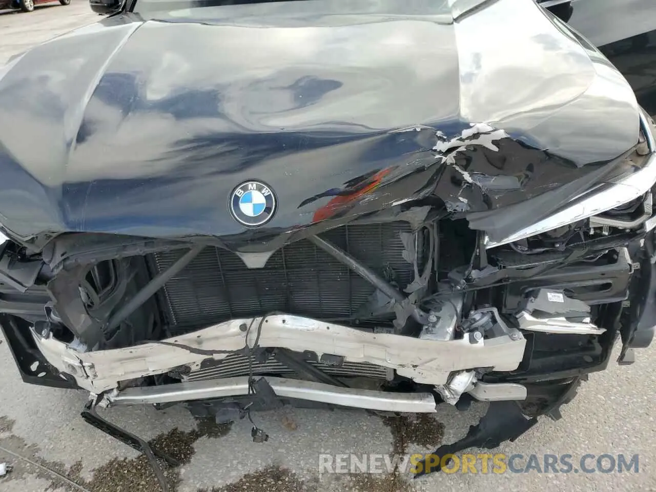 11 Photograph of a damaged car 5UXCR4C00M9E01511 BMW X5 2021