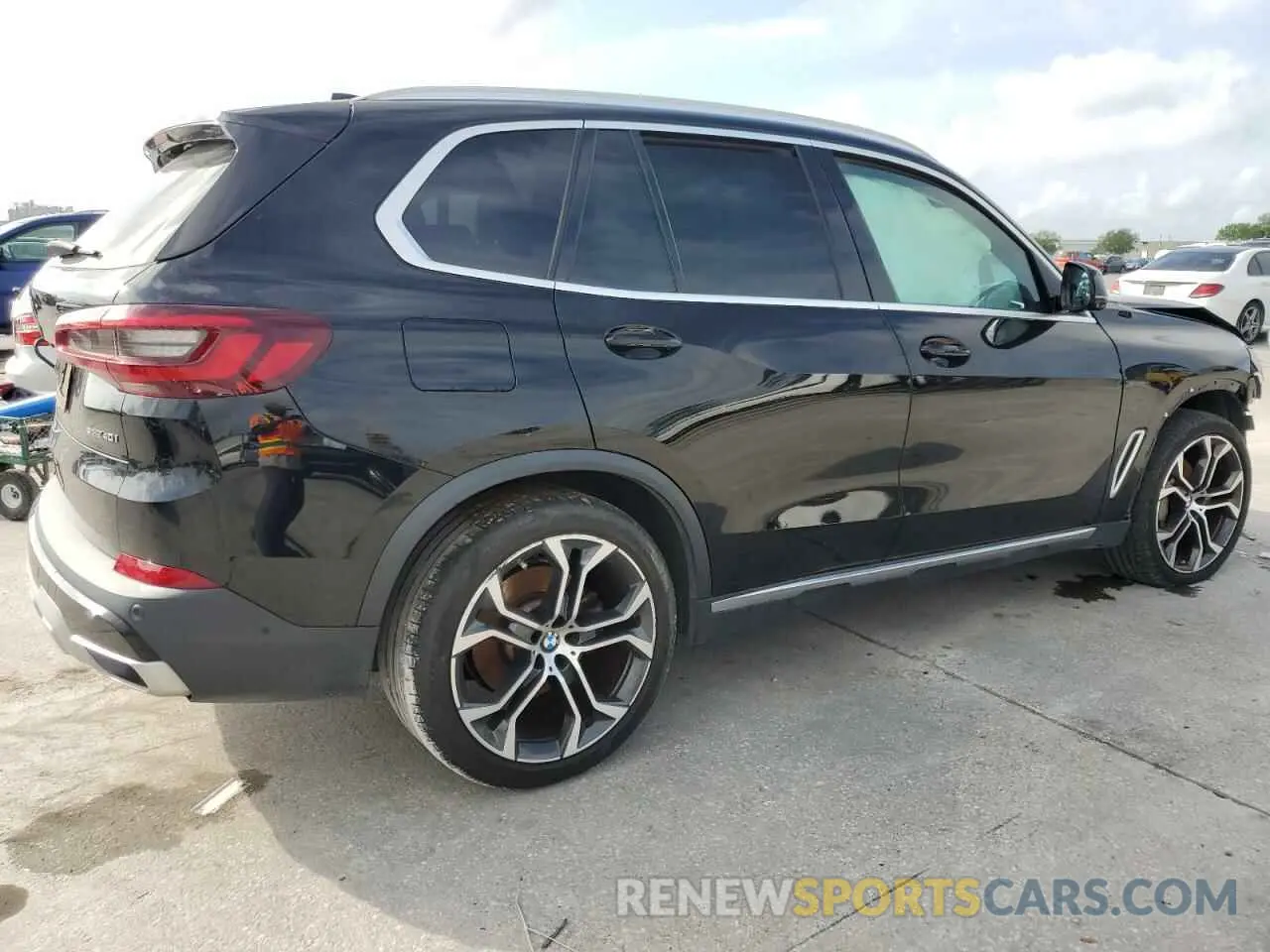 3 Photograph of a damaged car 5UXCR4C00M9E01511 BMW X5 2021