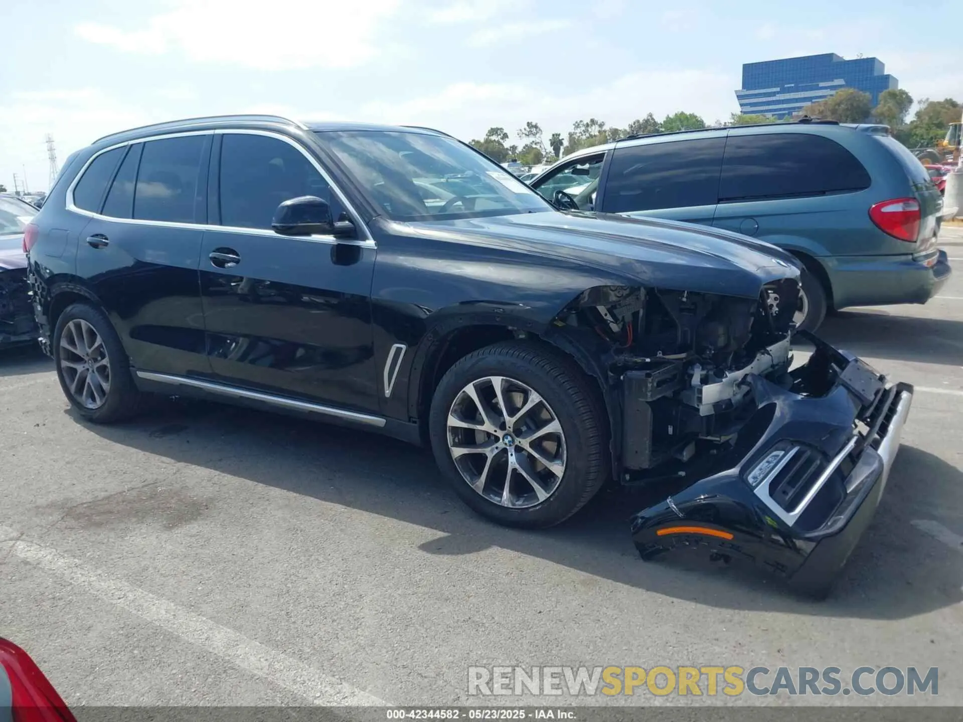 1 Photograph of a damaged car 5UXCR4C00M9G16516 BMW X5 2021