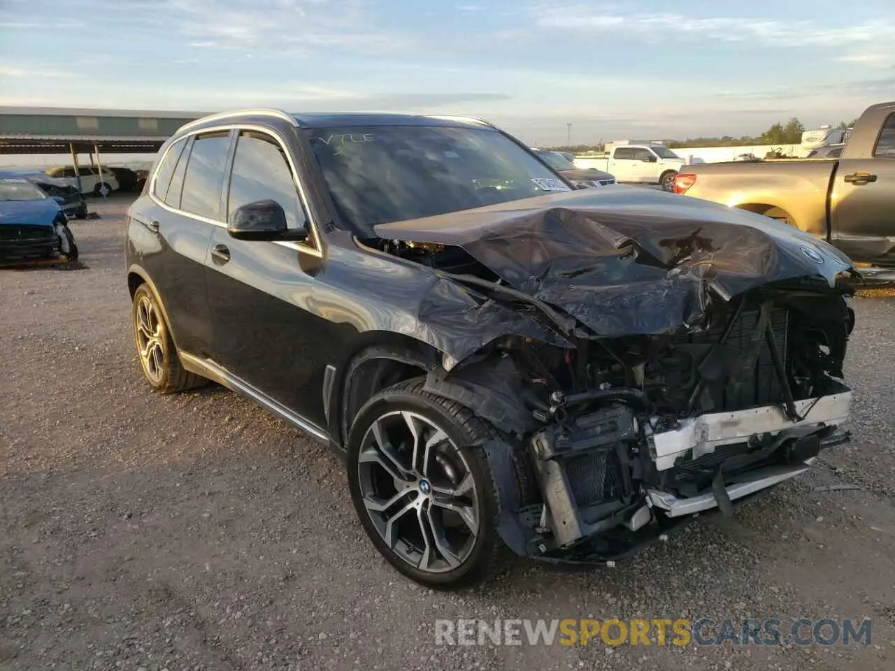 1 Photograph of a damaged car 5UXCR4C01M9F77676 BMW X5 2021