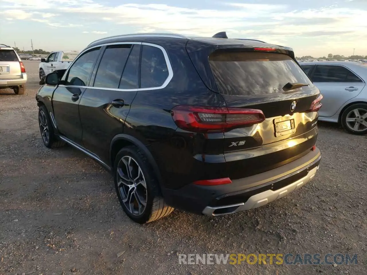 3 Photograph of a damaged car 5UXCR4C01M9F77676 BMW X5 2021