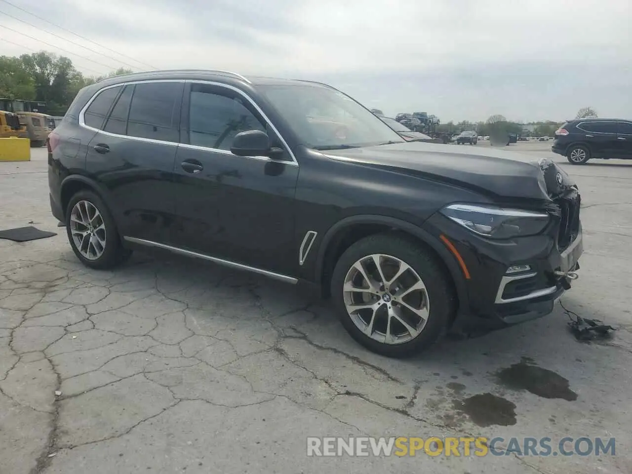 4 Photograph of a damaged car 5UXCR4C01M9G22129 BMW X5 2021