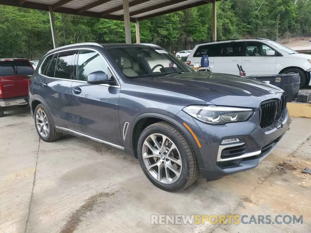4 Photograph of a damaged car 5UXCR4C01M9H07343 BMW X5 2021