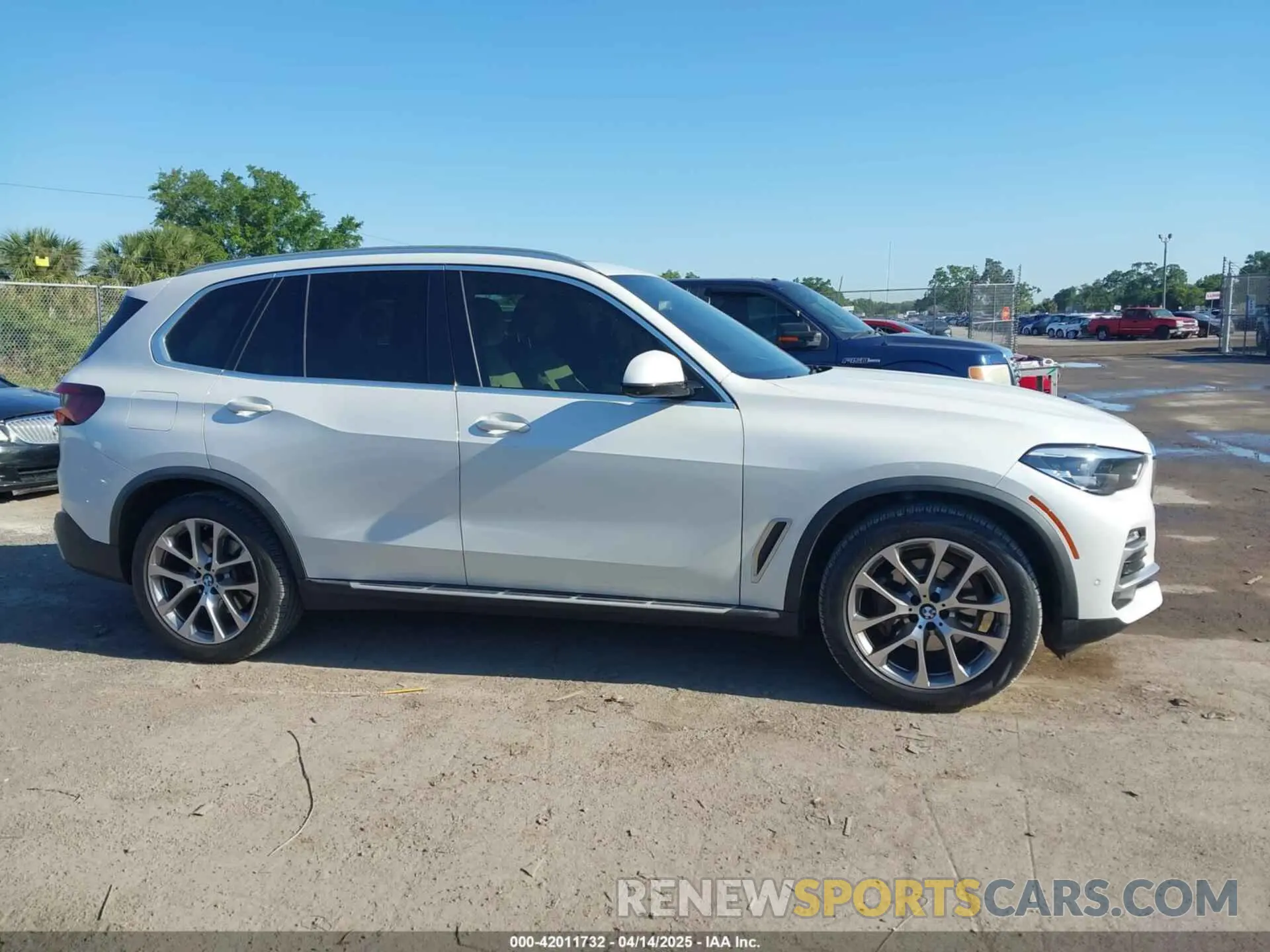 13 Photograph of a damaged car 5UXCR4C02M9E44294 BMW X5 2021