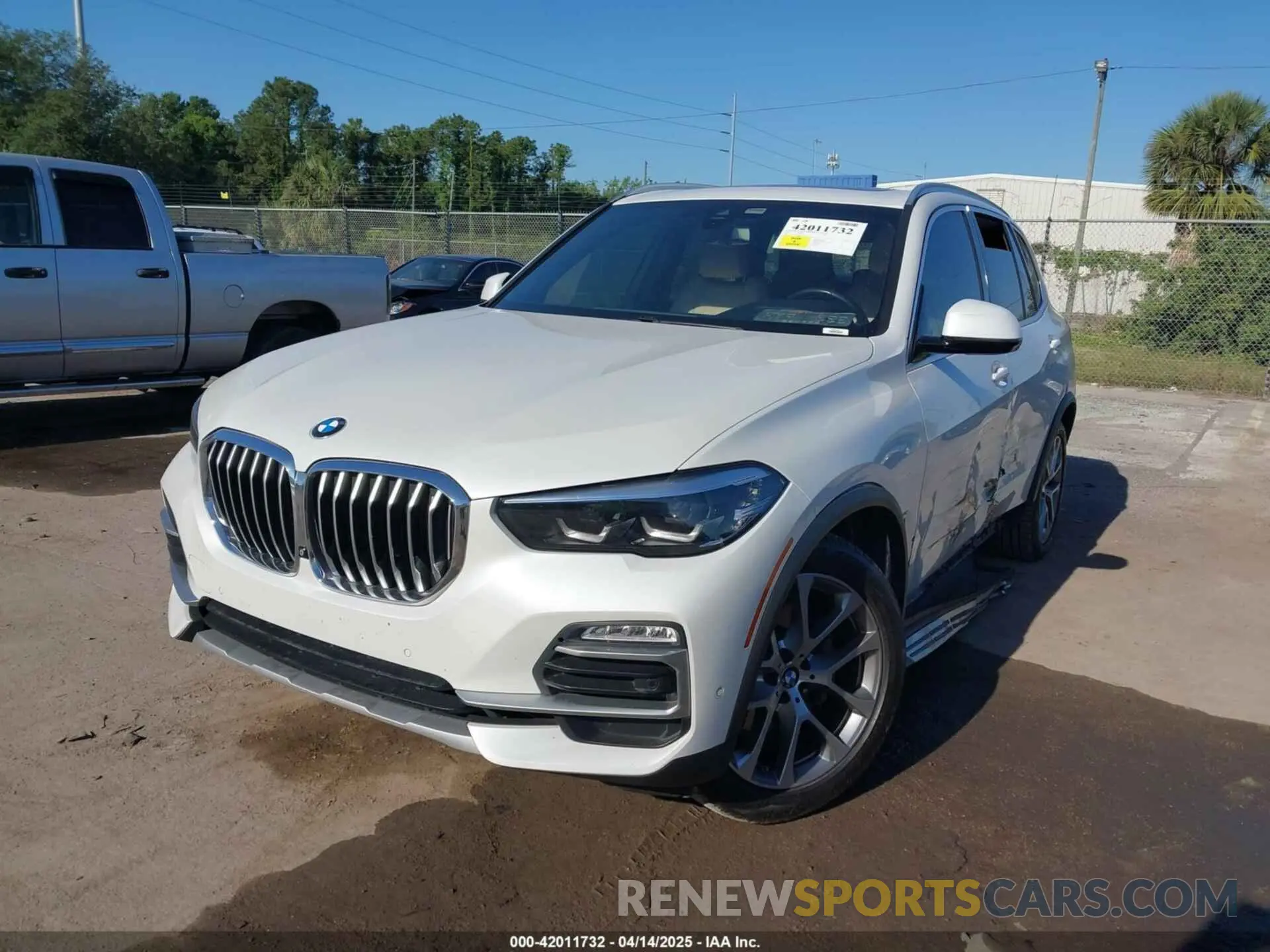 2 Photograph of a damaged car 5UXCR4C02M9E44294 BMW X5 2021
