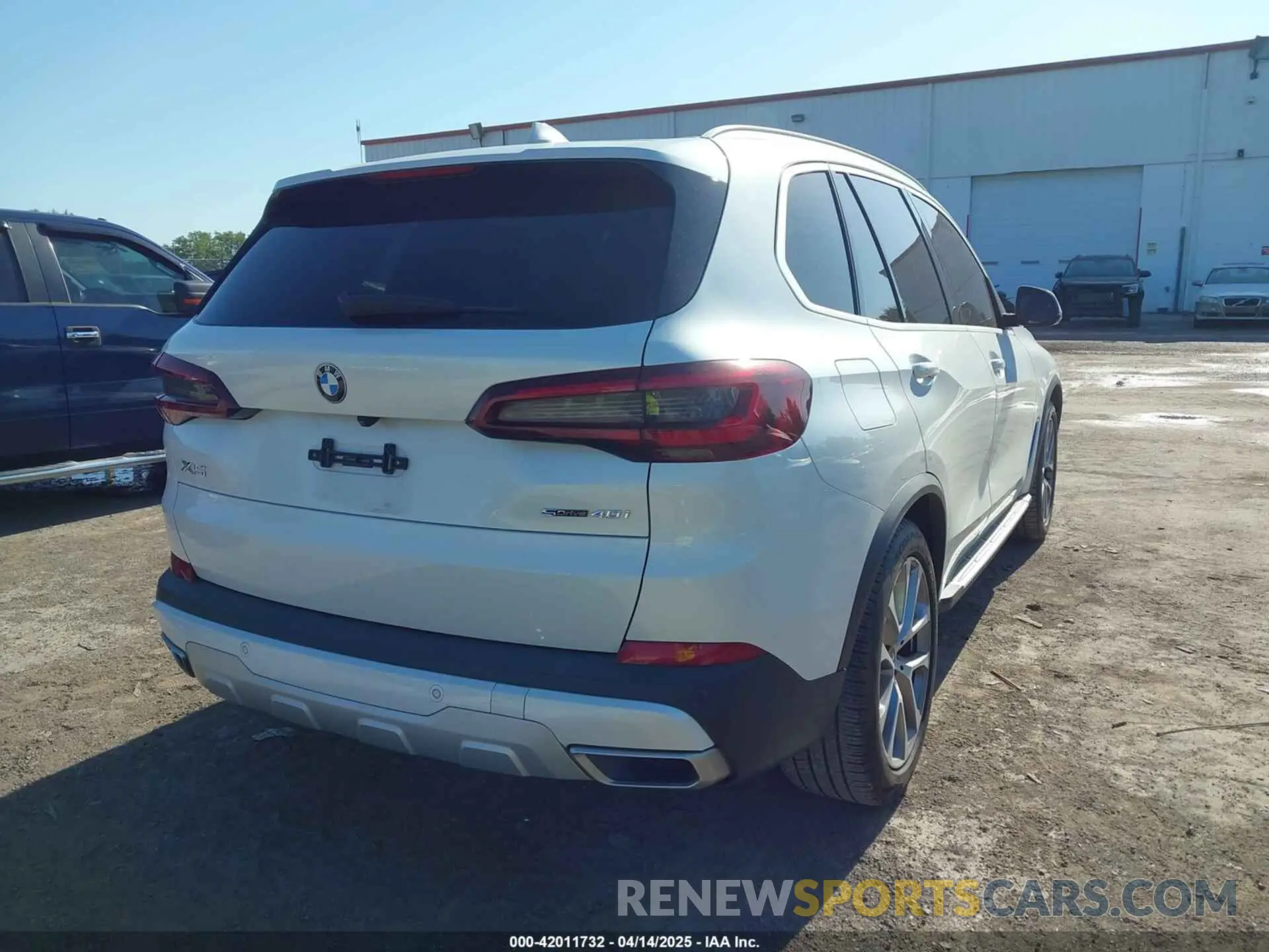 4 Photograph of a damaged car 5UXCR4C02M9E44294 BMW X5 2021