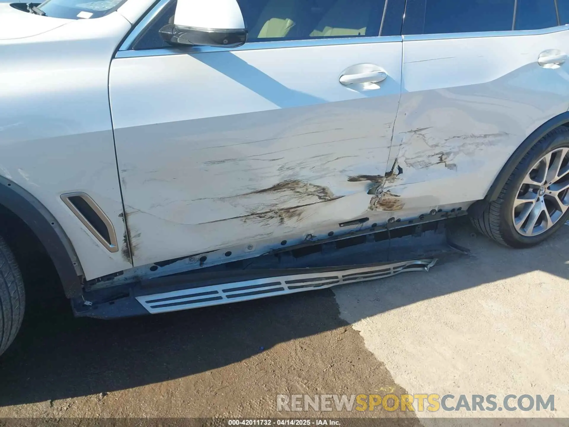 6 Photograph of a damaged car 5UXCR4C02M9E44294 BMW X5 2021