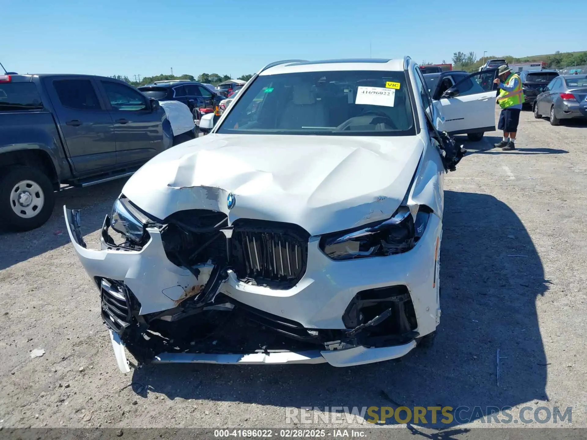 12 Photograph of a damaged car 5UXCR4C02M9G34810 BMW X5 2021