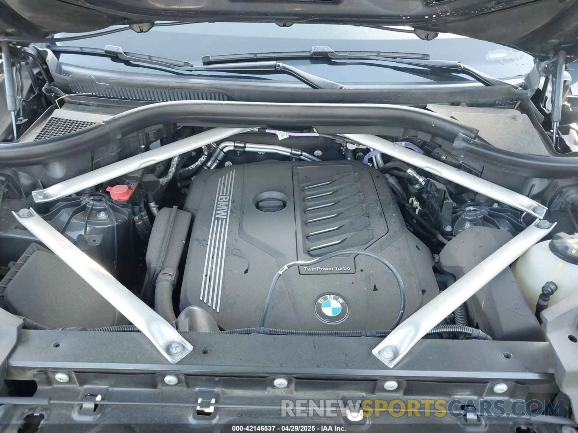 10 Photograph of a damaged car 5UXCR4C02M9H56406 BMW X5 2021