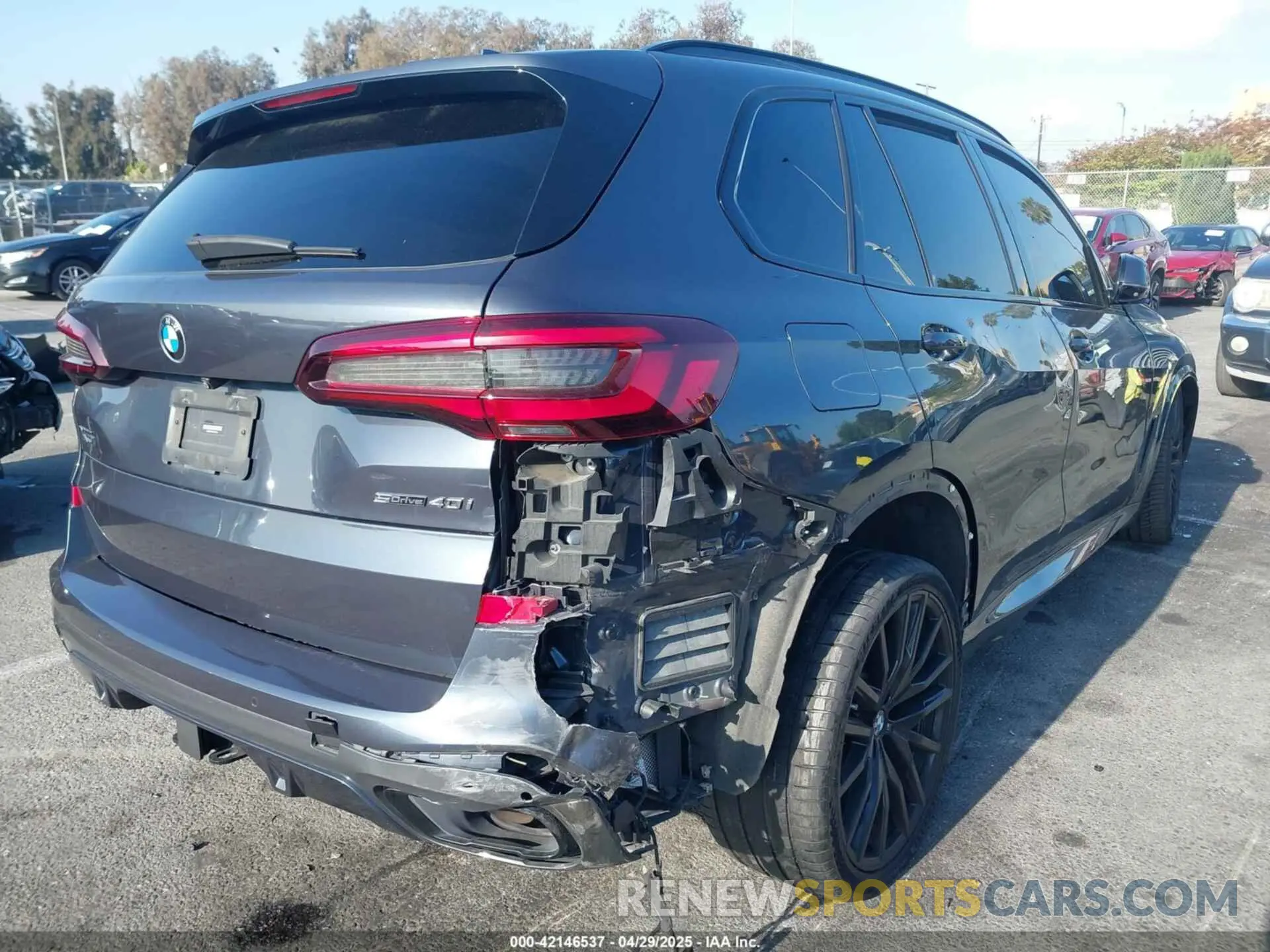 4 Photograph of a damaged car 5UXCR4C02M9H56406 BMW X5 2021