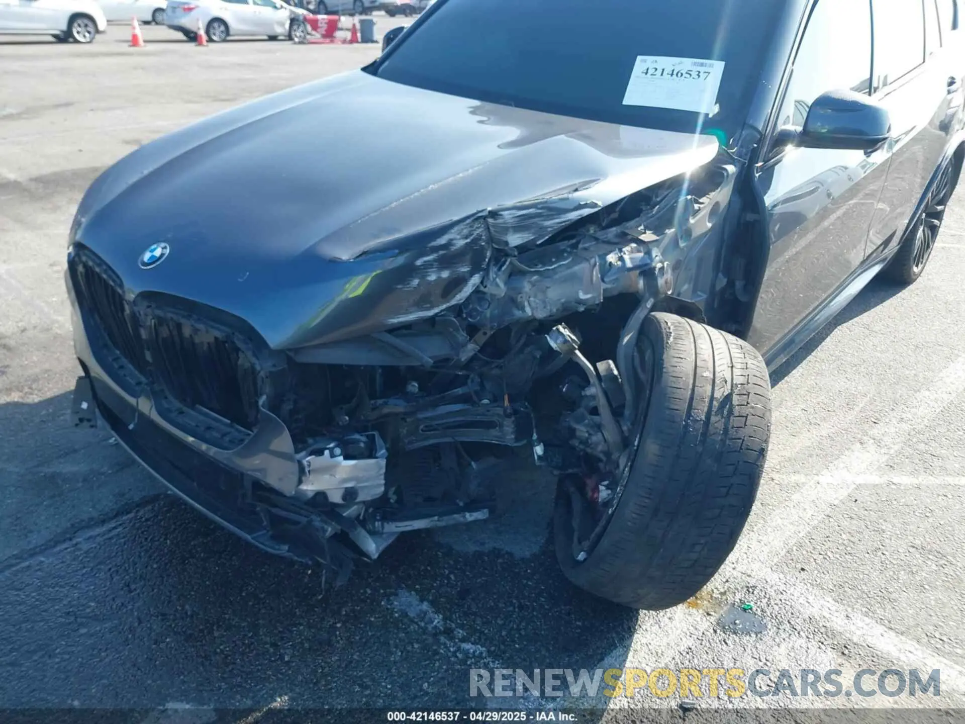 6 Photograph of a damaged car 5UXCR4C02M9H56406 BMW X5 2021