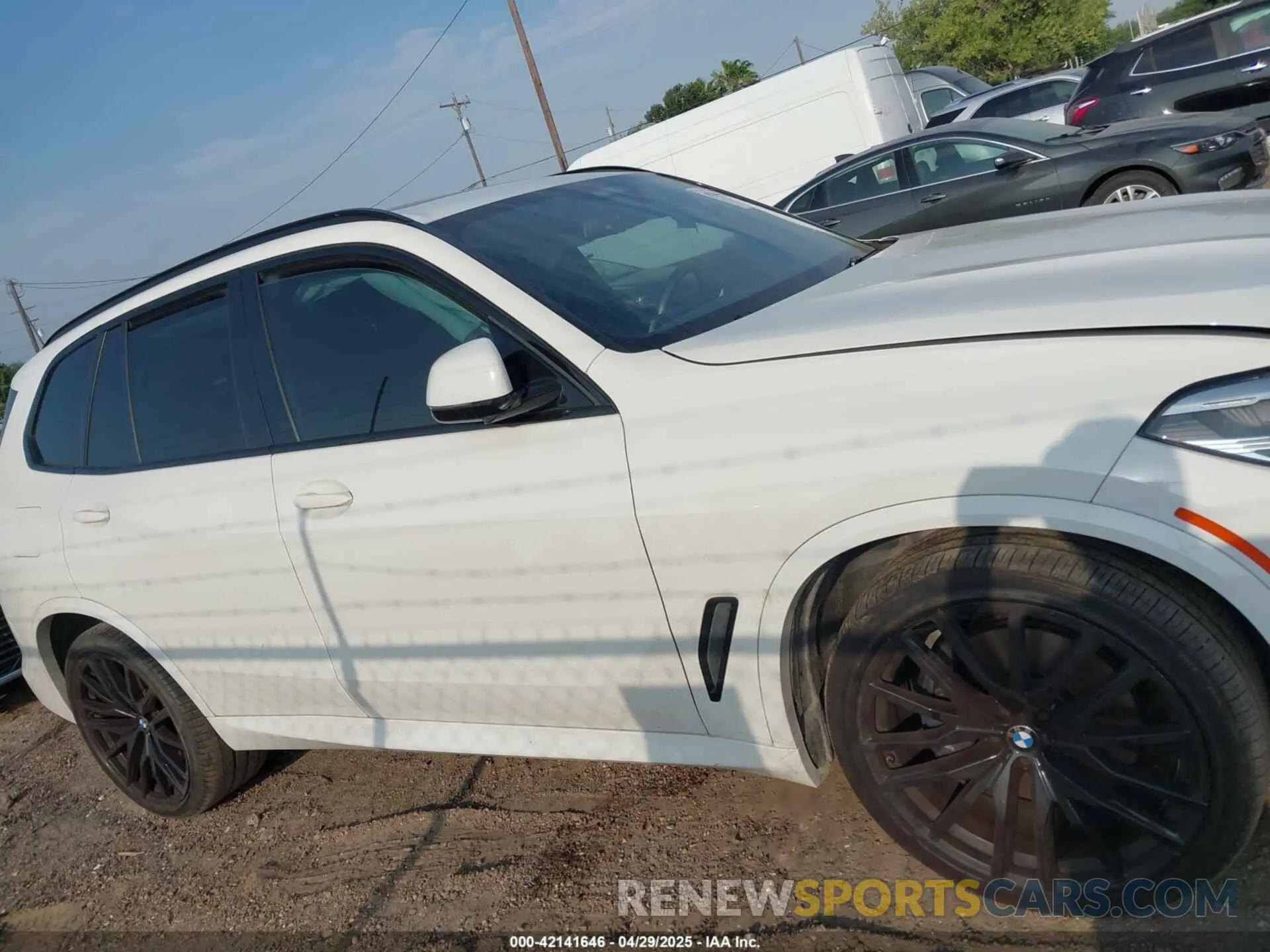 13 Photograph of a damaged car 5UXCR4C03M9E40545 BMW X5 2021
