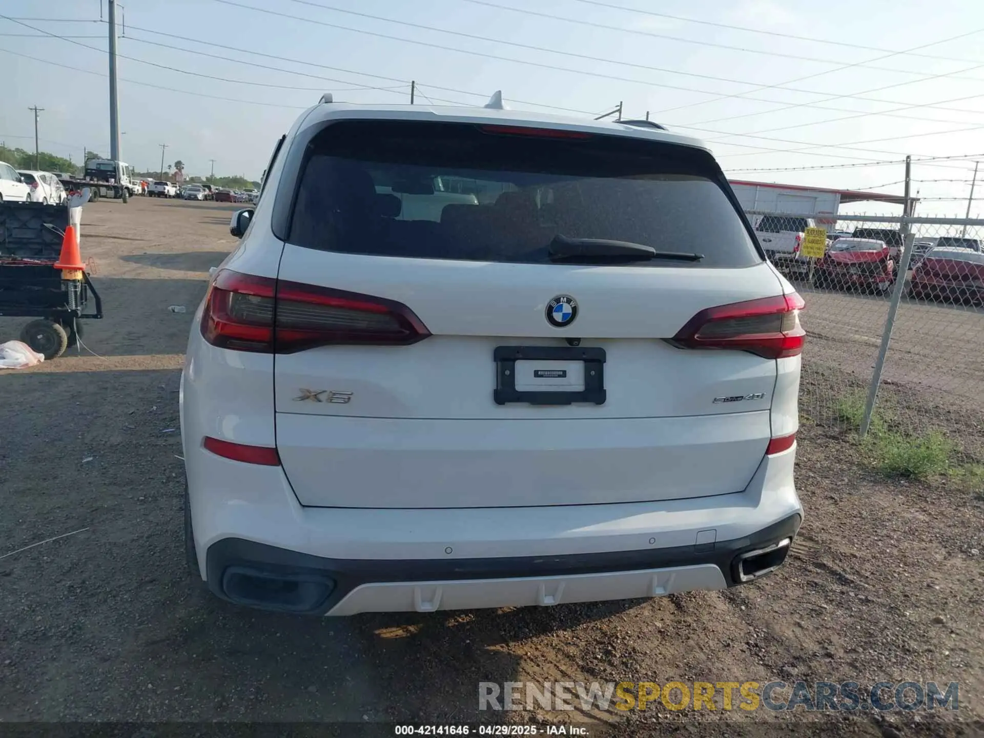 16 Photograph of a damaged car 5UXCR4C03M9E40545 BMW X5 2021