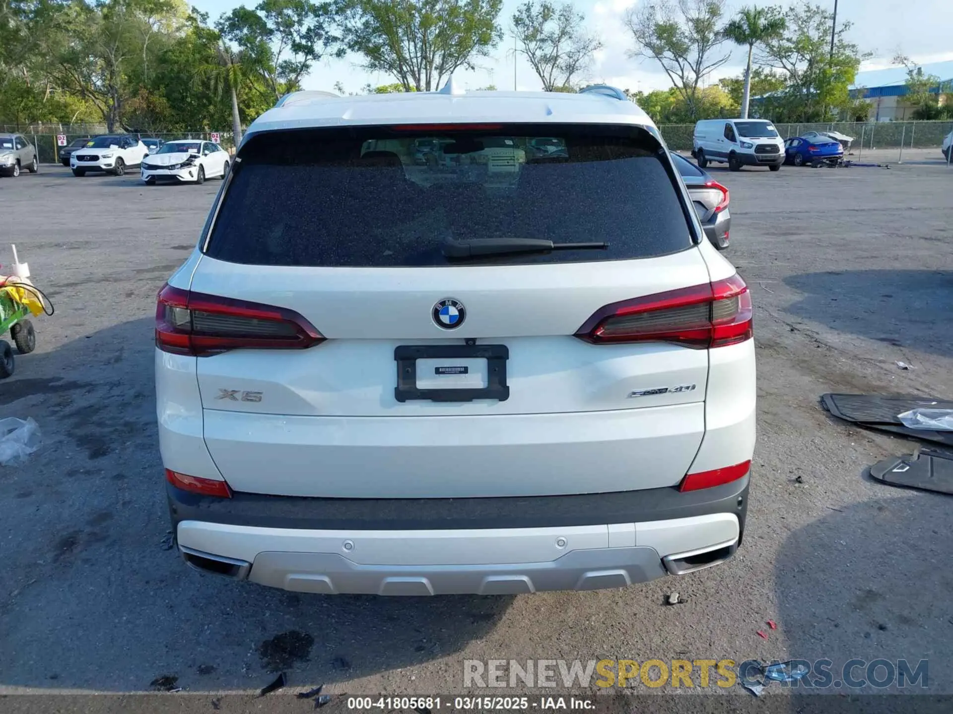 16 Photograph of a damaged car 5UXCR4C03M9F19603 BMW X5 2021