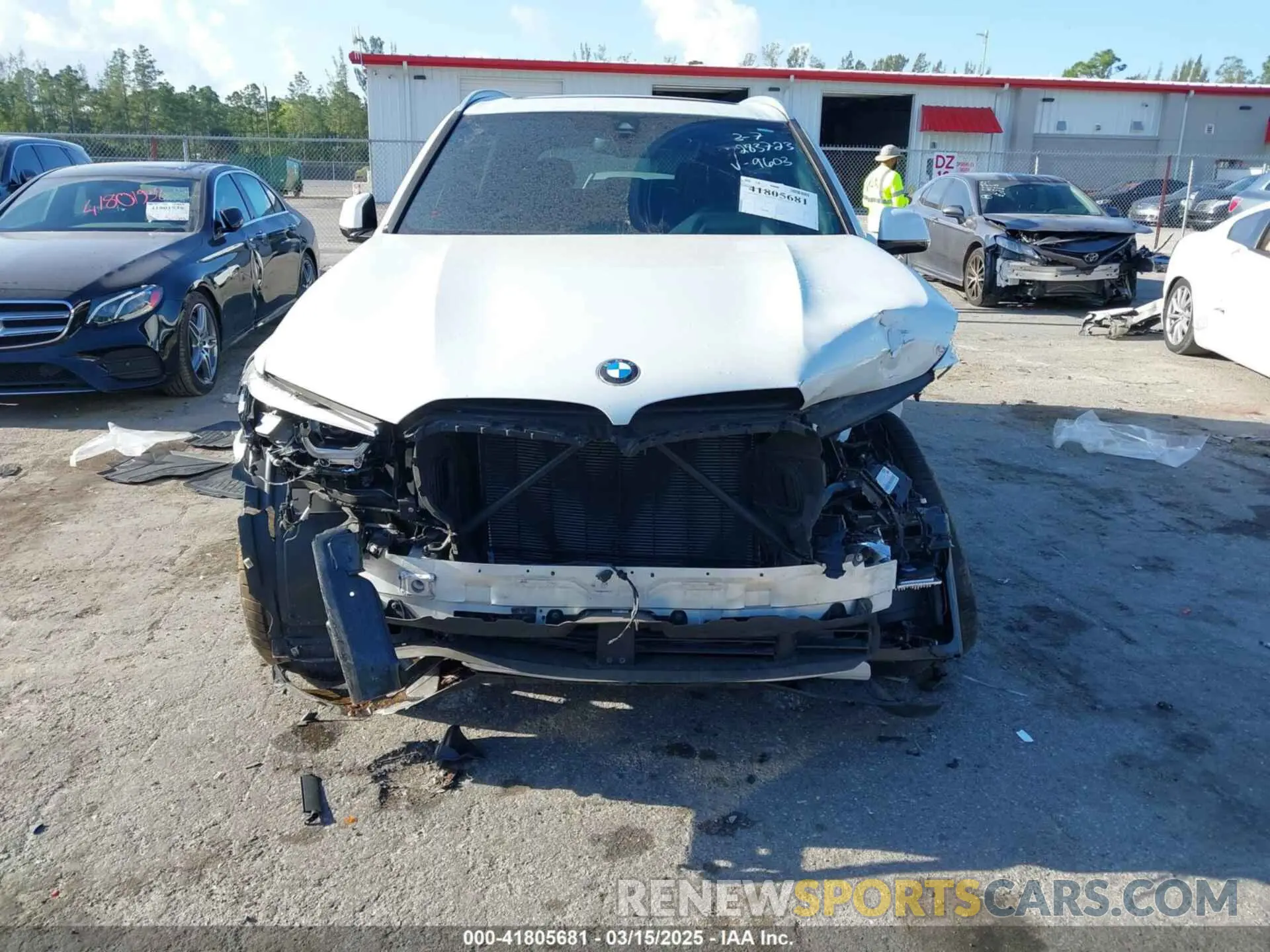 6 Photograph of a damaged car 5UXCR4C03M9F19603 BMW X5 2021